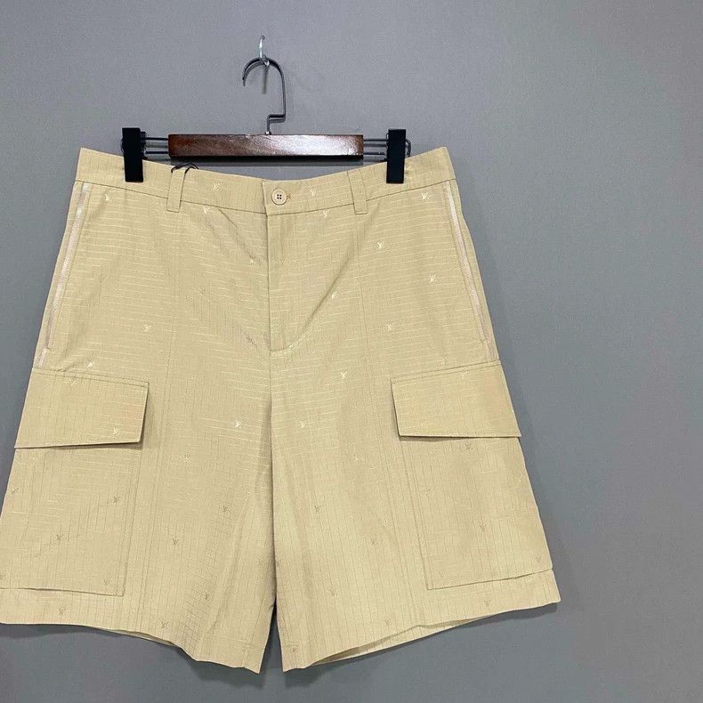 Louis Vuitton Louis Vuitton Cargo Shorts for Men-yf Size US 44 / EU 60 - 2 Thumbnail