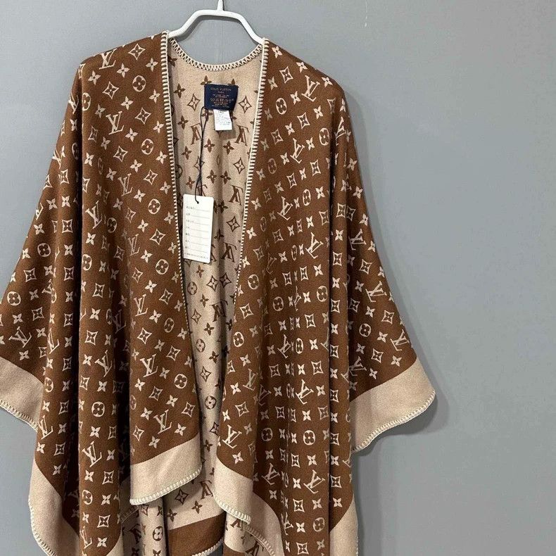 Louis Vuitton Louis Vuitton Monogram Patterned Wool Shawl-yf Size US M / EU 48-50 / 2 - 2 Thumbnail