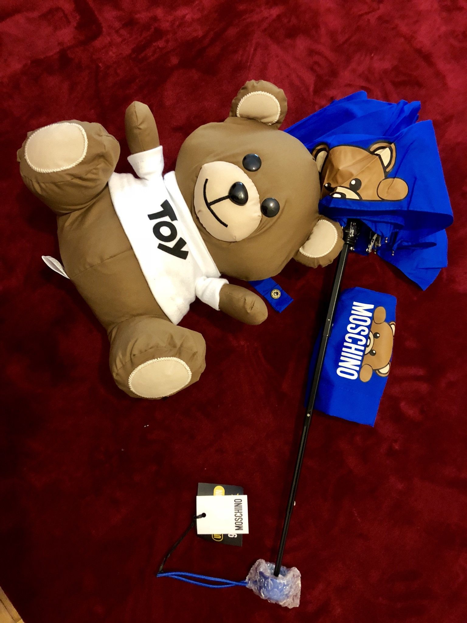 Moschino umbrella and toy Bear