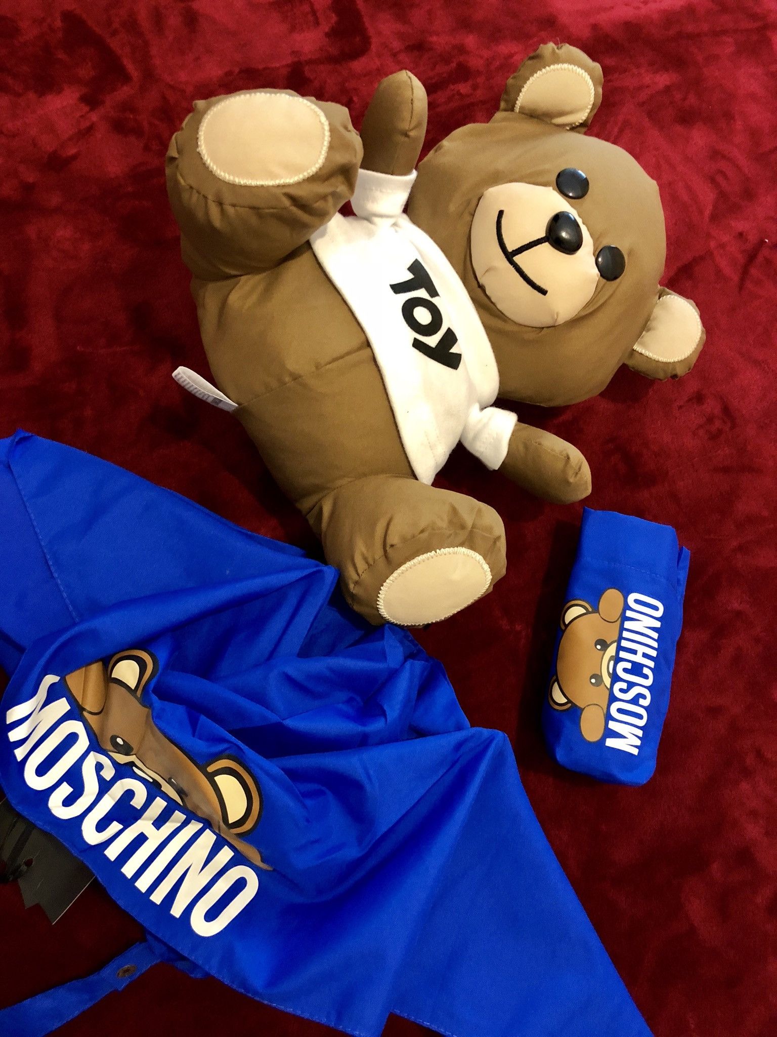 Moschino umbrella and toy Bear