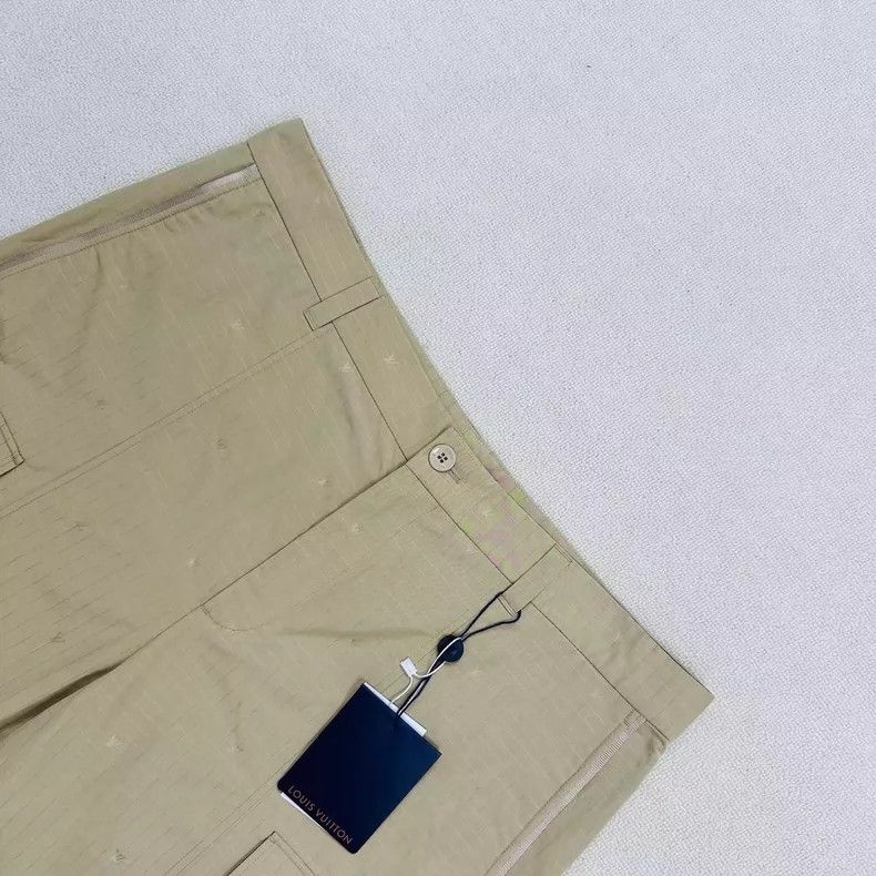 Louis Vuitton Louis Vuitton Full Print Cargo Shorts Size 54-yf Size US 44 / EU 60 - 3 Thumbnail