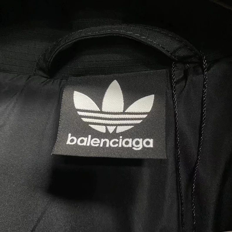 Balenciaga Balenciaga Green Logo Embroidered Puffer Jacket-yf Size US M / EU 48-50 / 2 - 3 Thumbnail