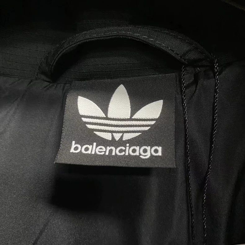 Balenciaga Balenciaga Green Embroidered Logo Down Jacket-yf Size US M / EU 48-50 / 2 - 3 Thumbnail