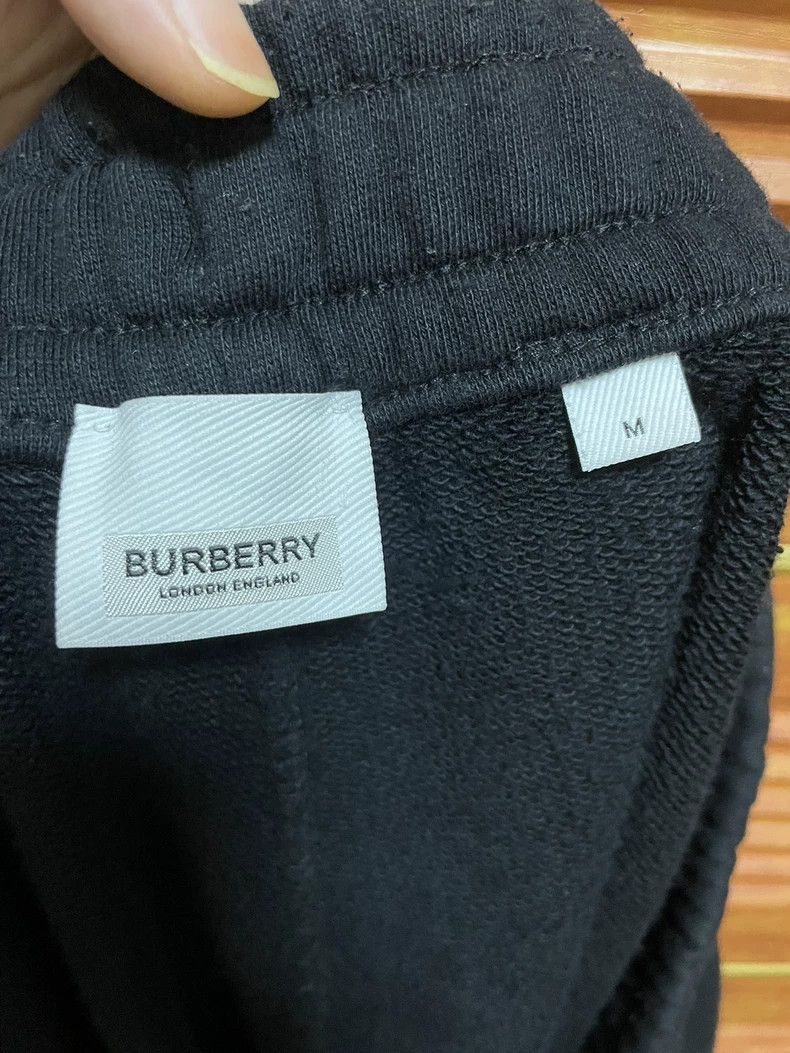 Burberry Burberry Embroidered Logo Patch Shorts-yf Size US 32 / EU 48 - 3 Thumbnail