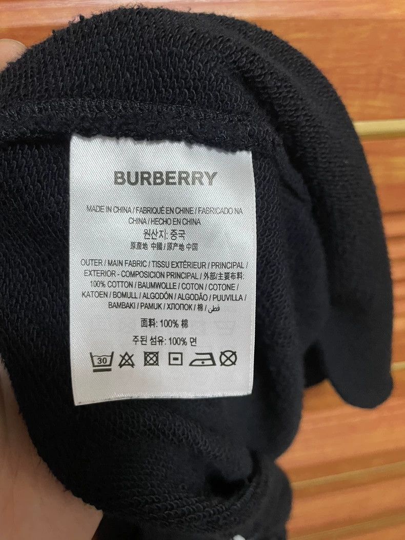 Burberry Burberry Embroidered Logo Patch Shorts-yf Size US 32 / EU 48 - 4 Thumbnail