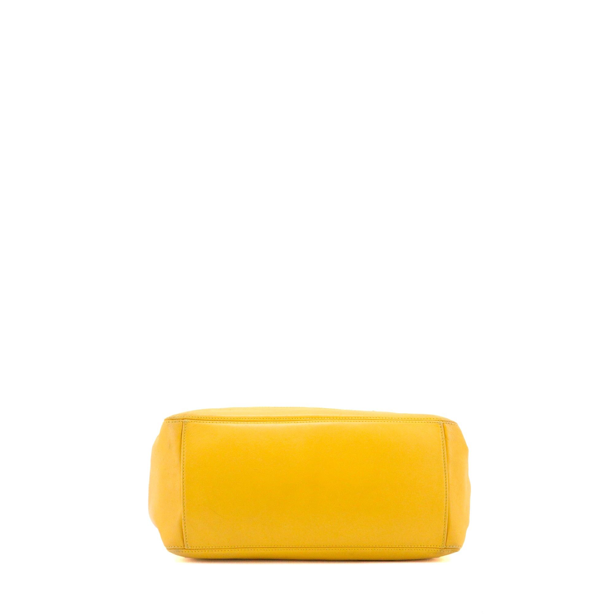 Chanel CHANEL - Chanel Drawstring Ring Handle handbag in yellow leather Size ONE SIZE - 4 Thumbnail