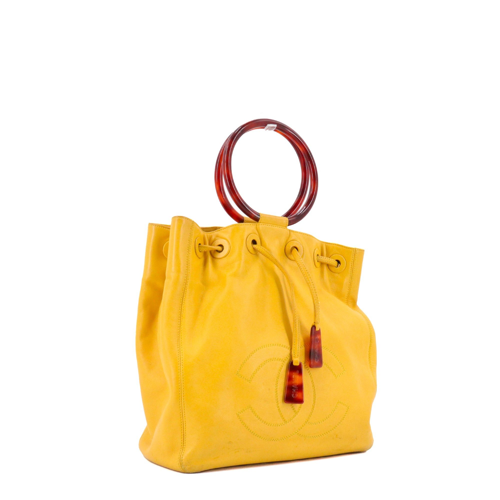 Chanel CHANEL - Chanel Drawstring Ring Handle handbag in yellow leather Size ONE SIZE - 2 Thumbnail