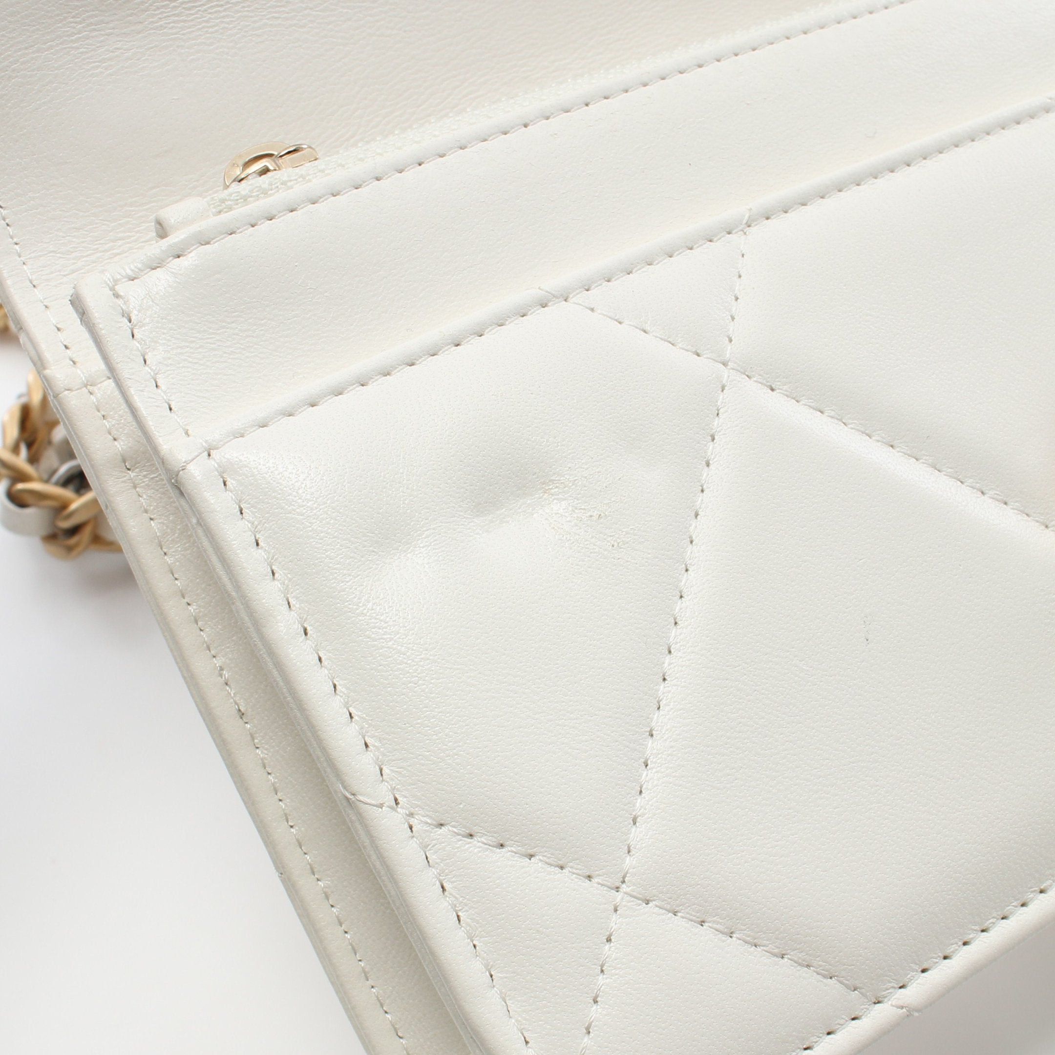 Chanel Chanel Chanel19 Matelasse Chain Wallet Lambskin White Combination Metal Fittings Size ONE SIZE - 8 Thumbnail