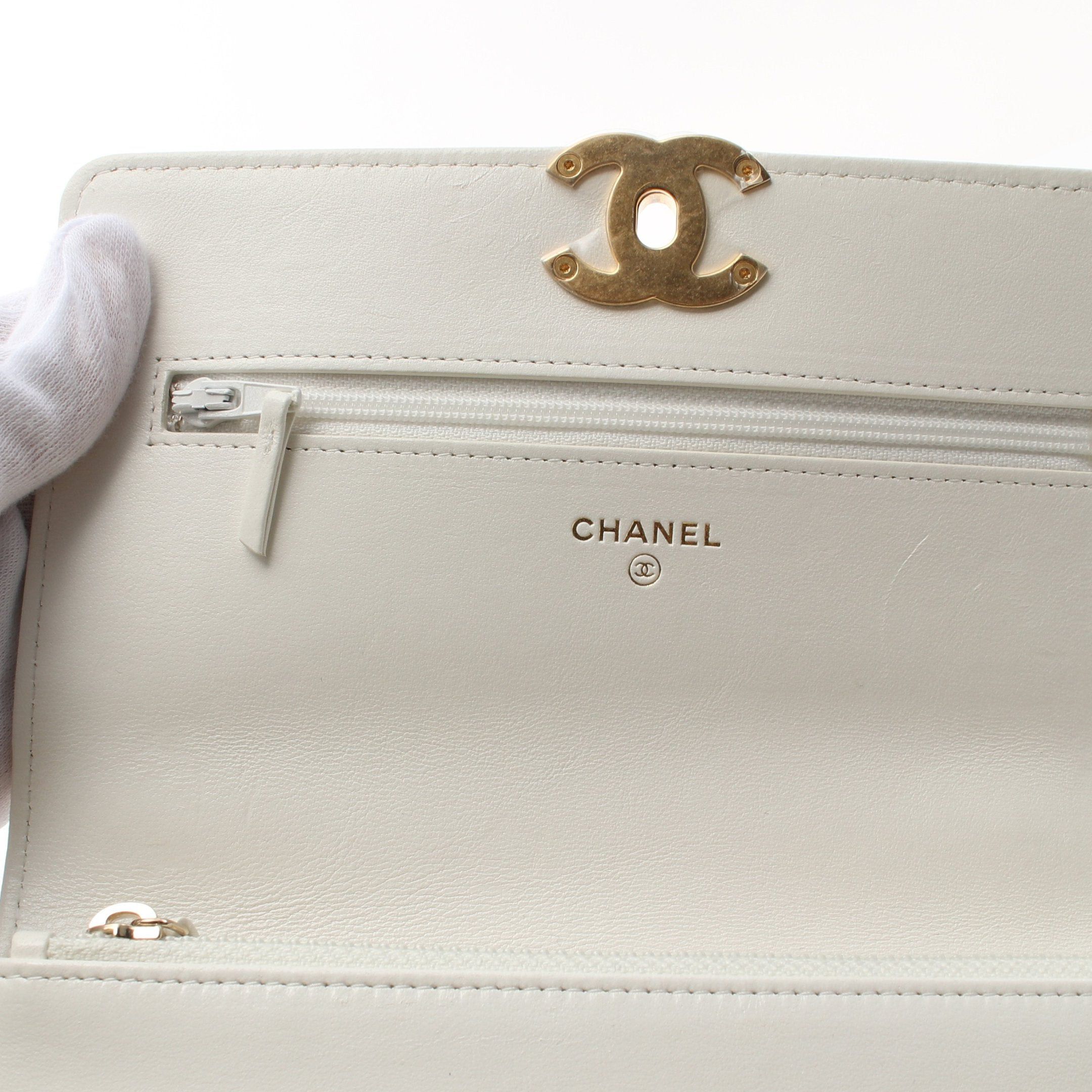 Chanel Chanel Chanel19 Matelasse Chain Wallet Lambskin White Combination Metal Fittings Size ONE SIZE - 11 Thumbnail