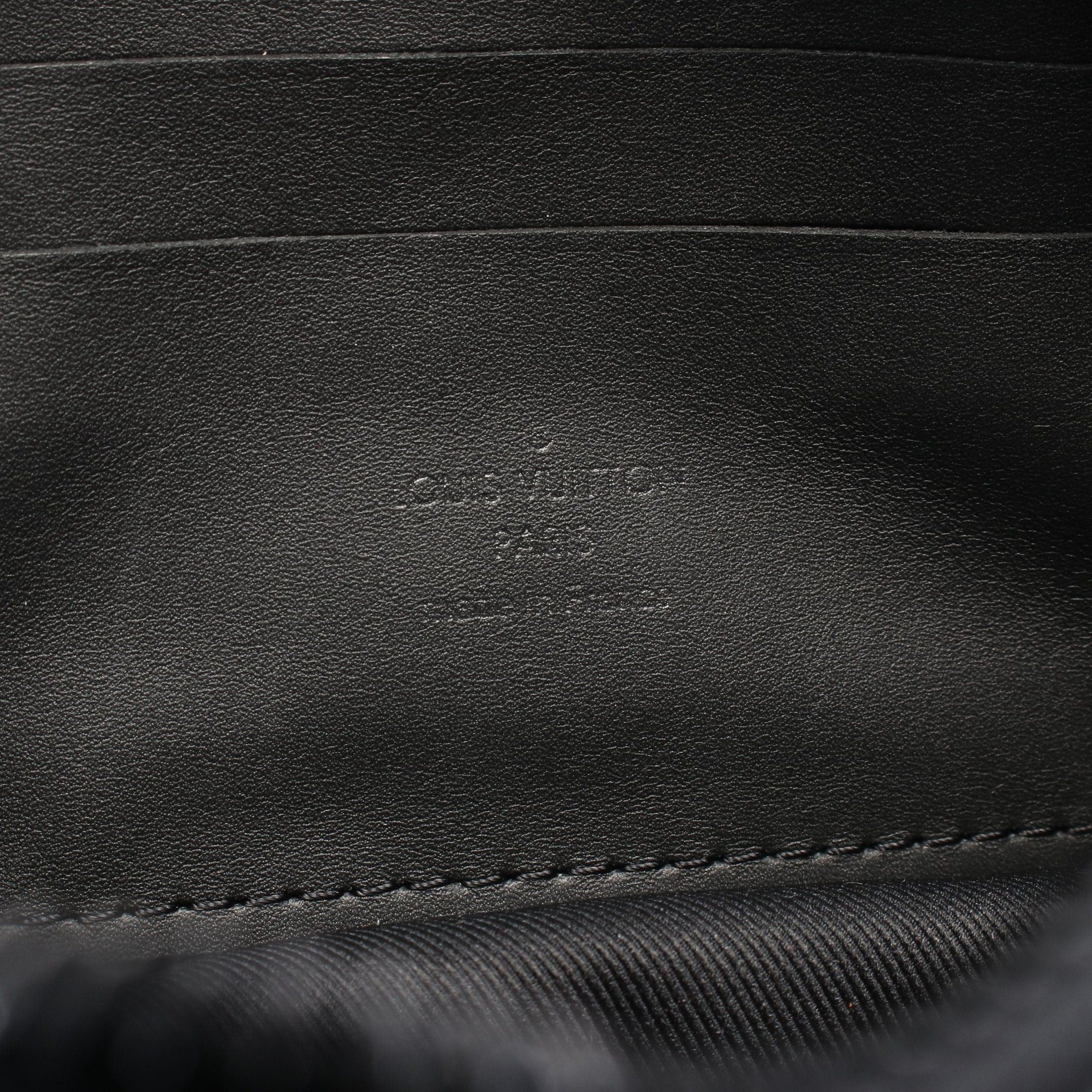 Louis Vuitton Louis Vuitton Pochette Volga Monogram Taurillon Clutch Bag Second Leather Black Size ONE SIZE - 4 Thumbnail
