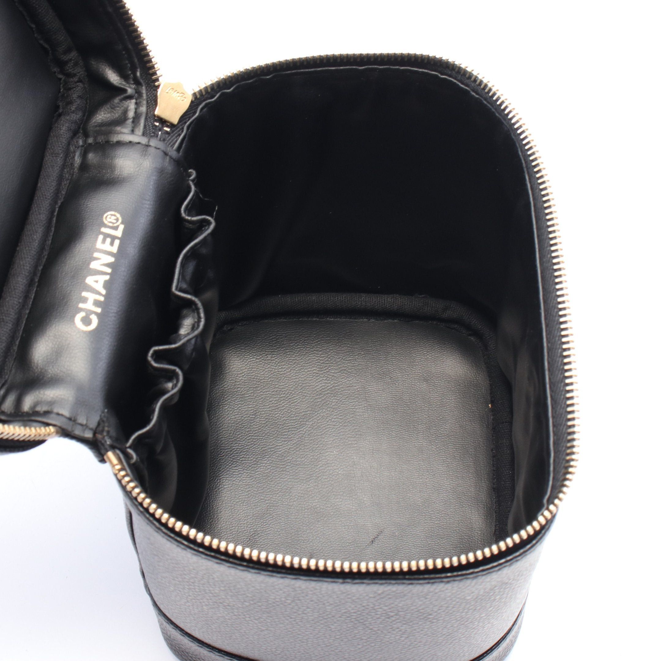 Chanel Chanel Coco Mark Handbag Vanity Bag Caviar Skin Black Gold Hardware Size ONE SIZE - 3 Thumbnail