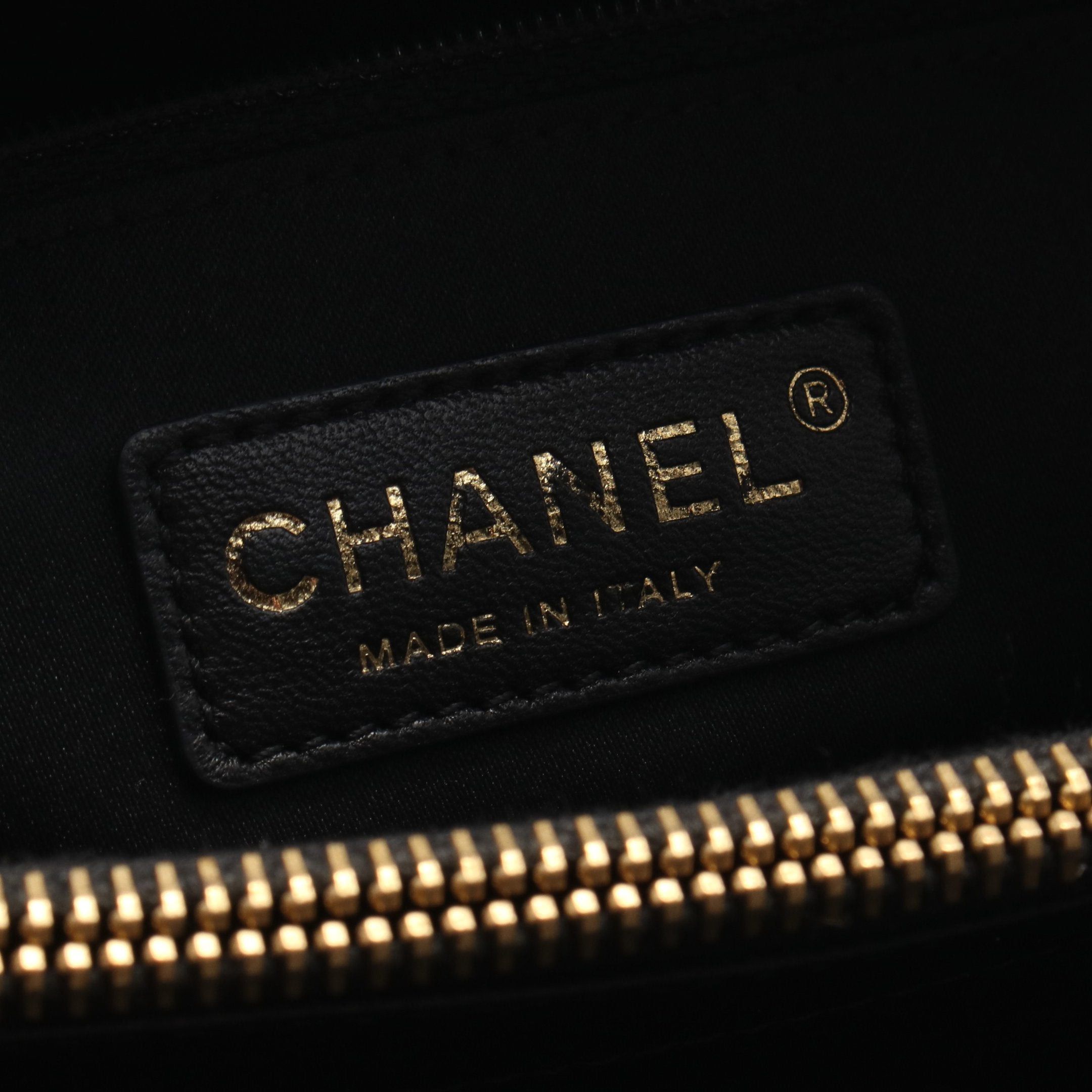 Chanel Chanel Matelasse Grand Shopping Gst Chain Shoulder Bag Tote Caviar Skin Black Gold Hardware Size ONE SIZE - 4 Thumbnail