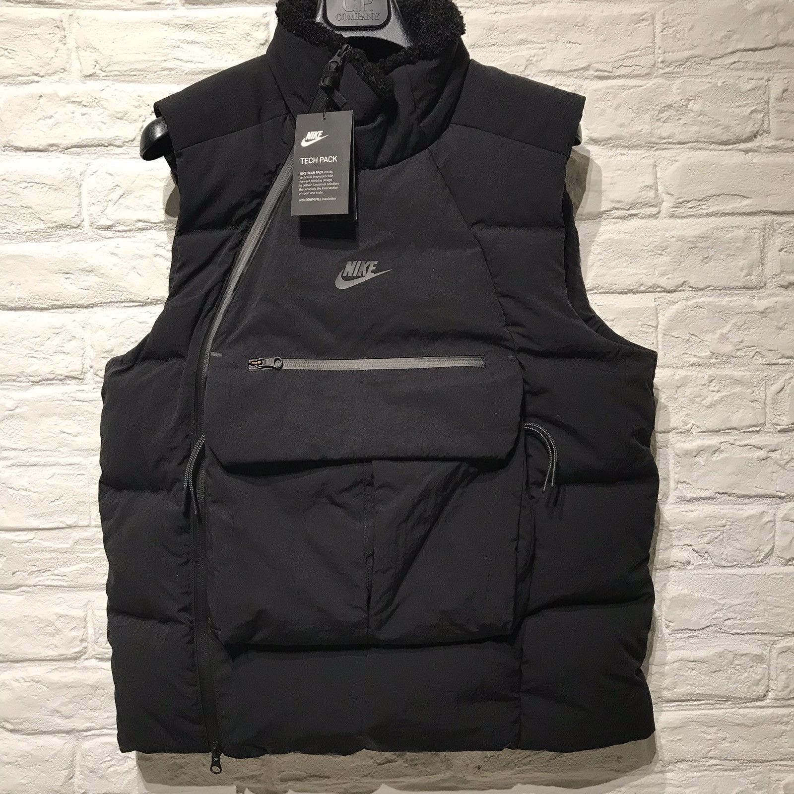 Nike black down tech pack vest deals