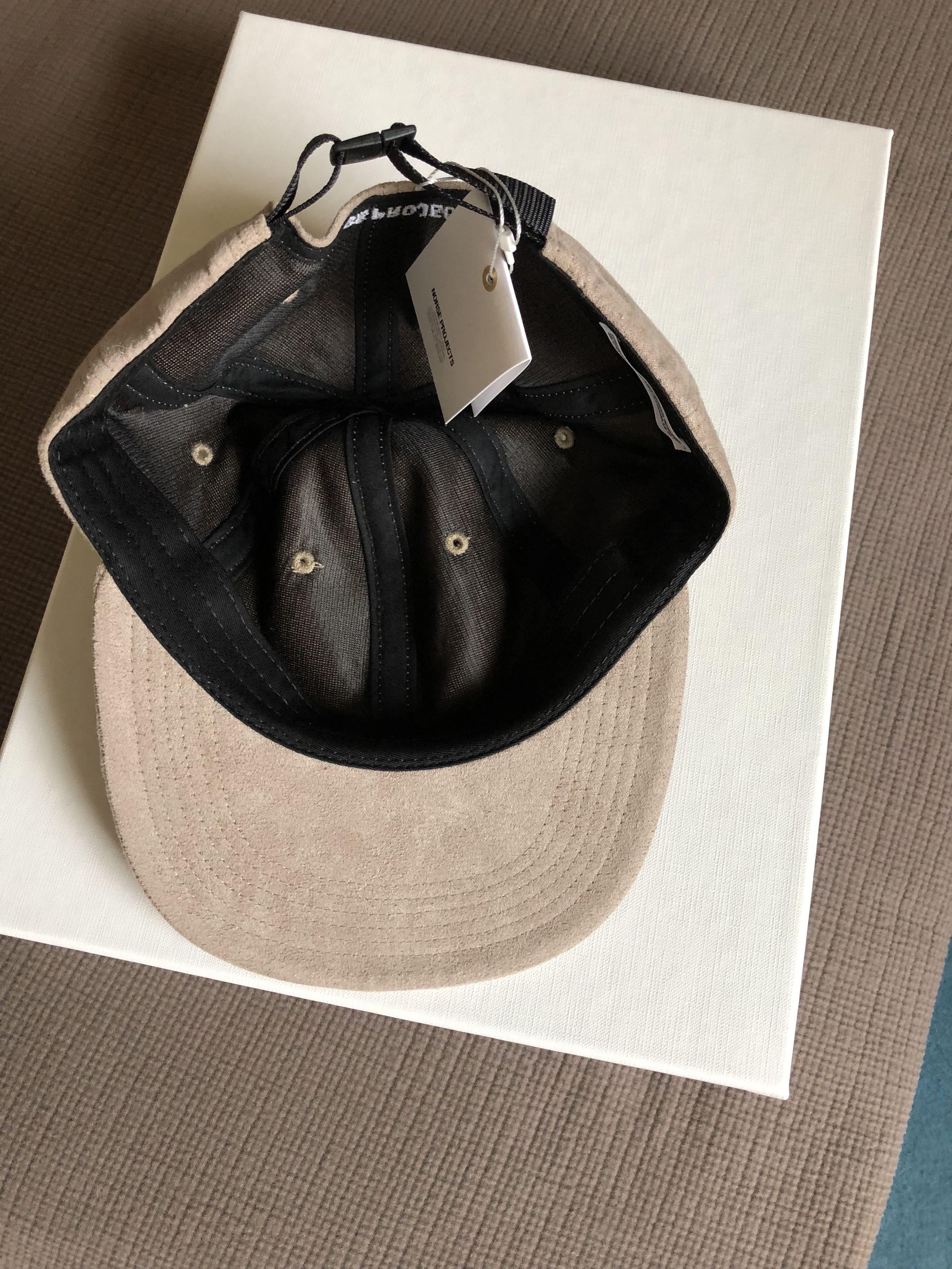Norse Projects Light Faux Suede Flat Cap in Khaki Size ONE SIZE - 4 Thumbnail