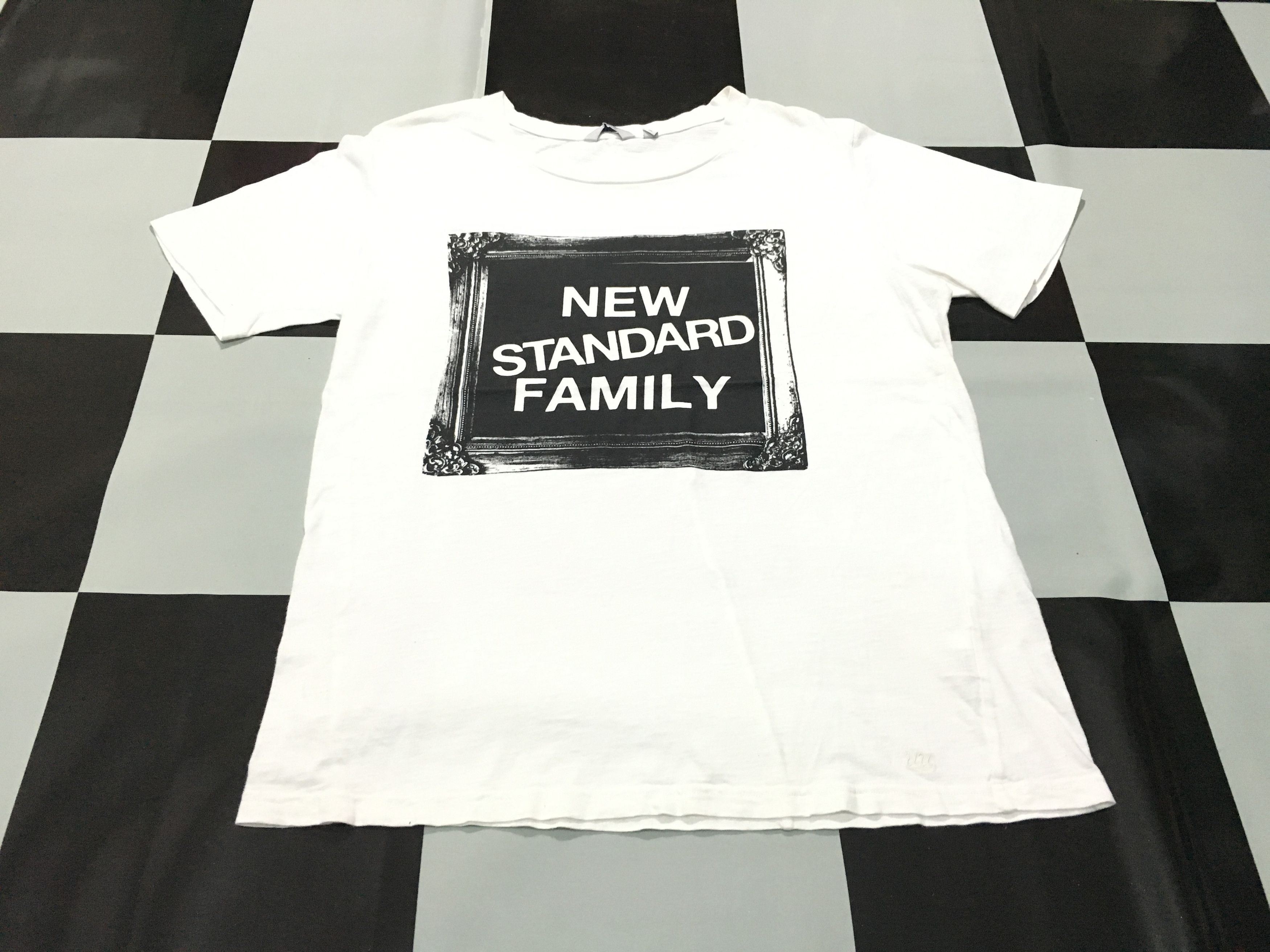Undercover × Uniqlo Uniqlo x Undercover Shirt New Standard Family Size US XL / EU 56 / 4 - 2 Thumbnail