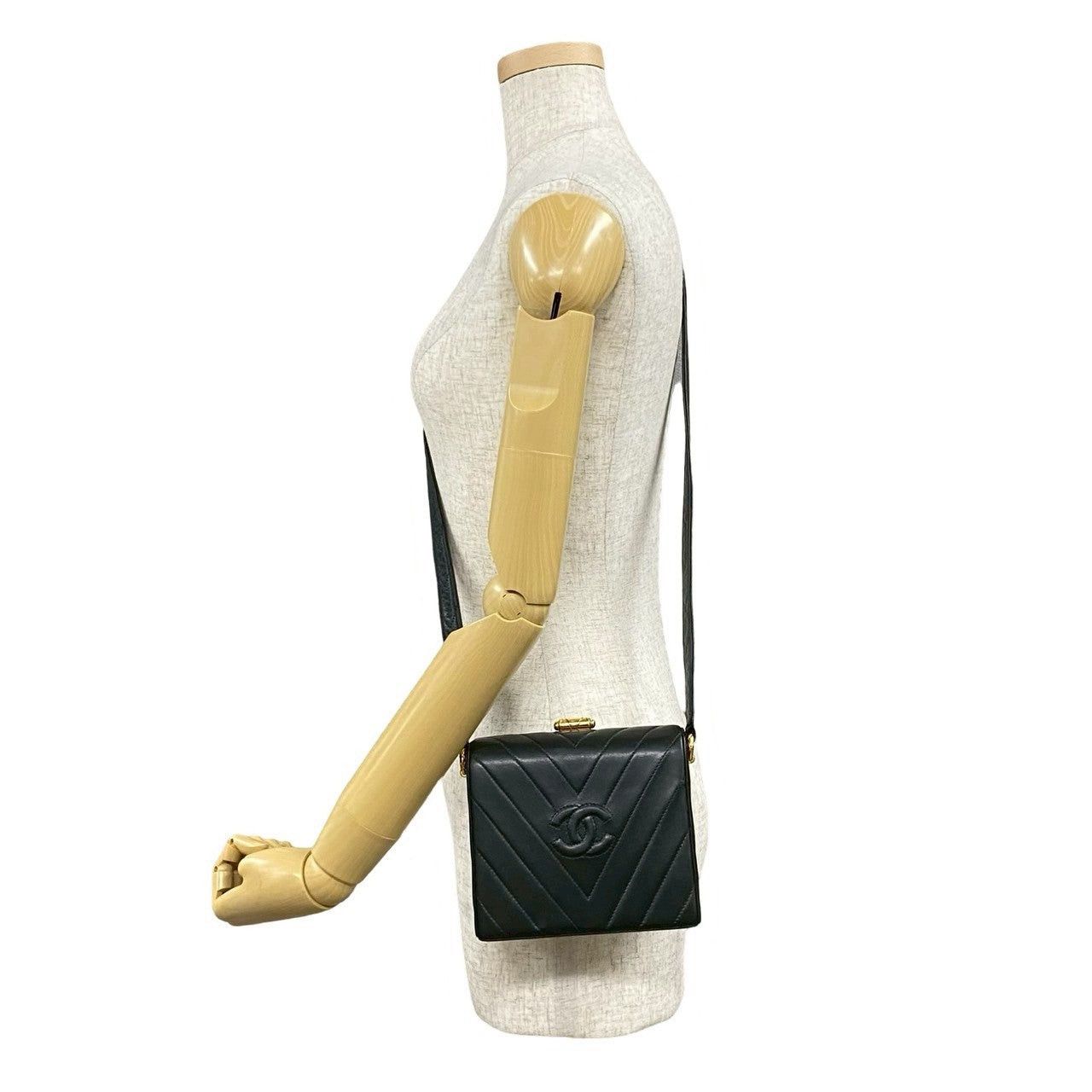 Chanel Chanel Shoulder Bag Black Leather Size ONE SIZE - 2 Thumbnail