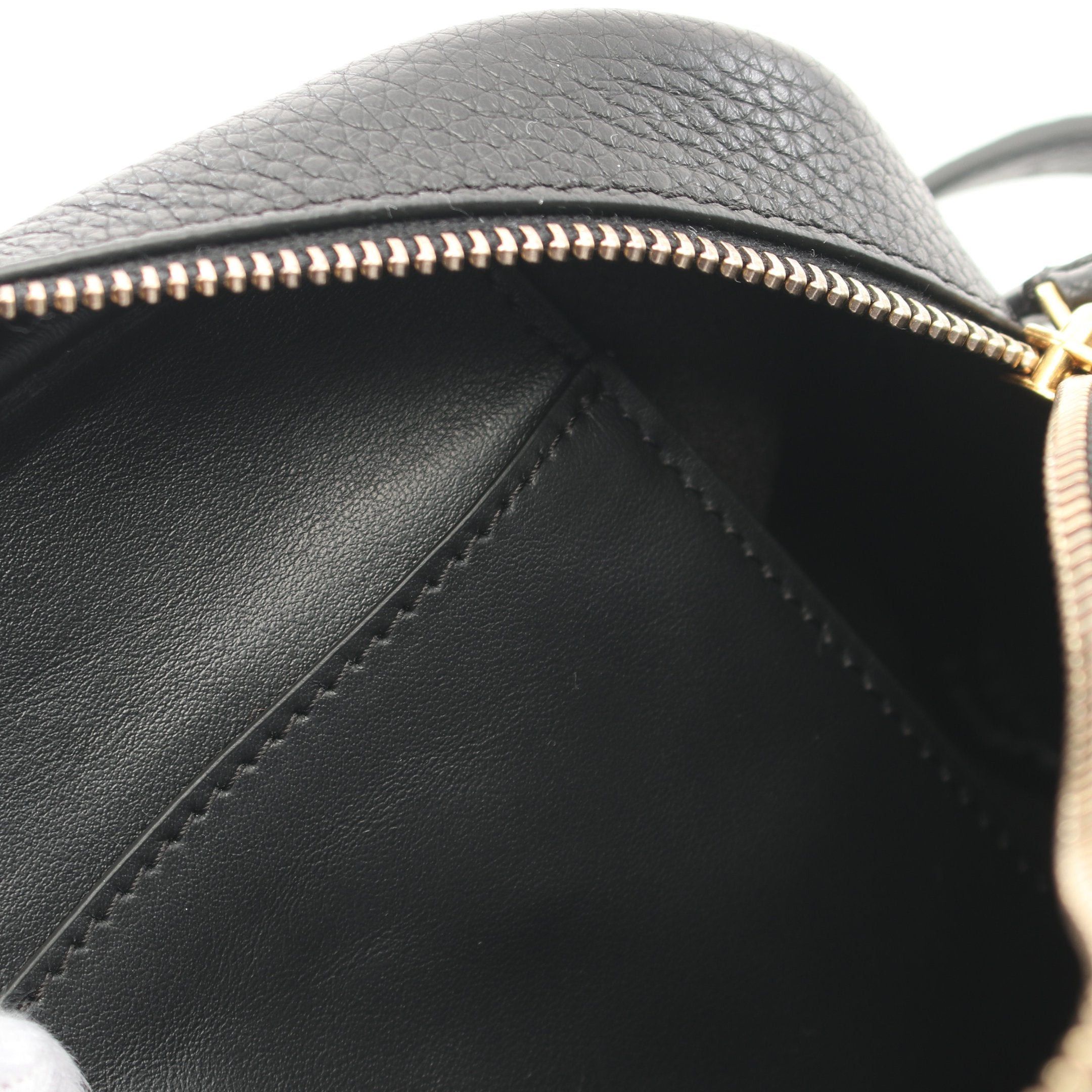 Salvatore Ferragamo Salvatore Ferragamo Travel Gancini Shoulder Bag Leather Black Size ONE SIZE - 9 Thumbnail