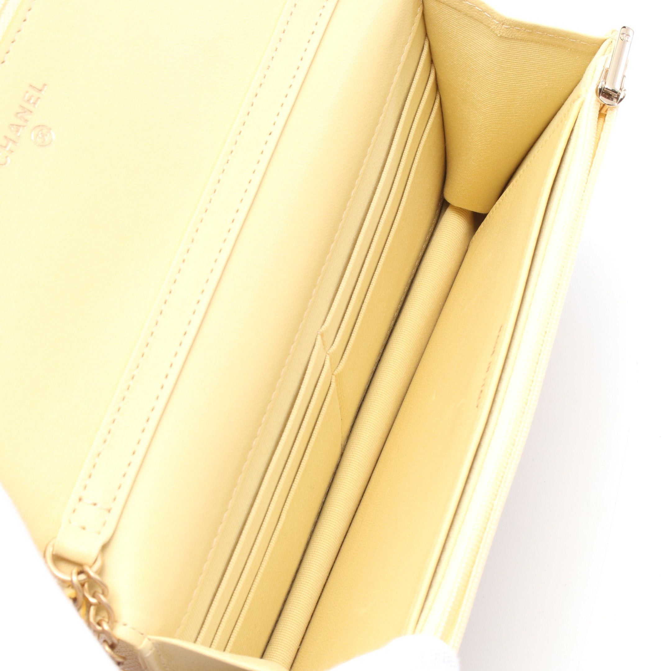 Chanel Chanel Matelasse Chain Wallet Leather Yellow Gold Hardware Size ONE SIZE - 3 Thumbnail