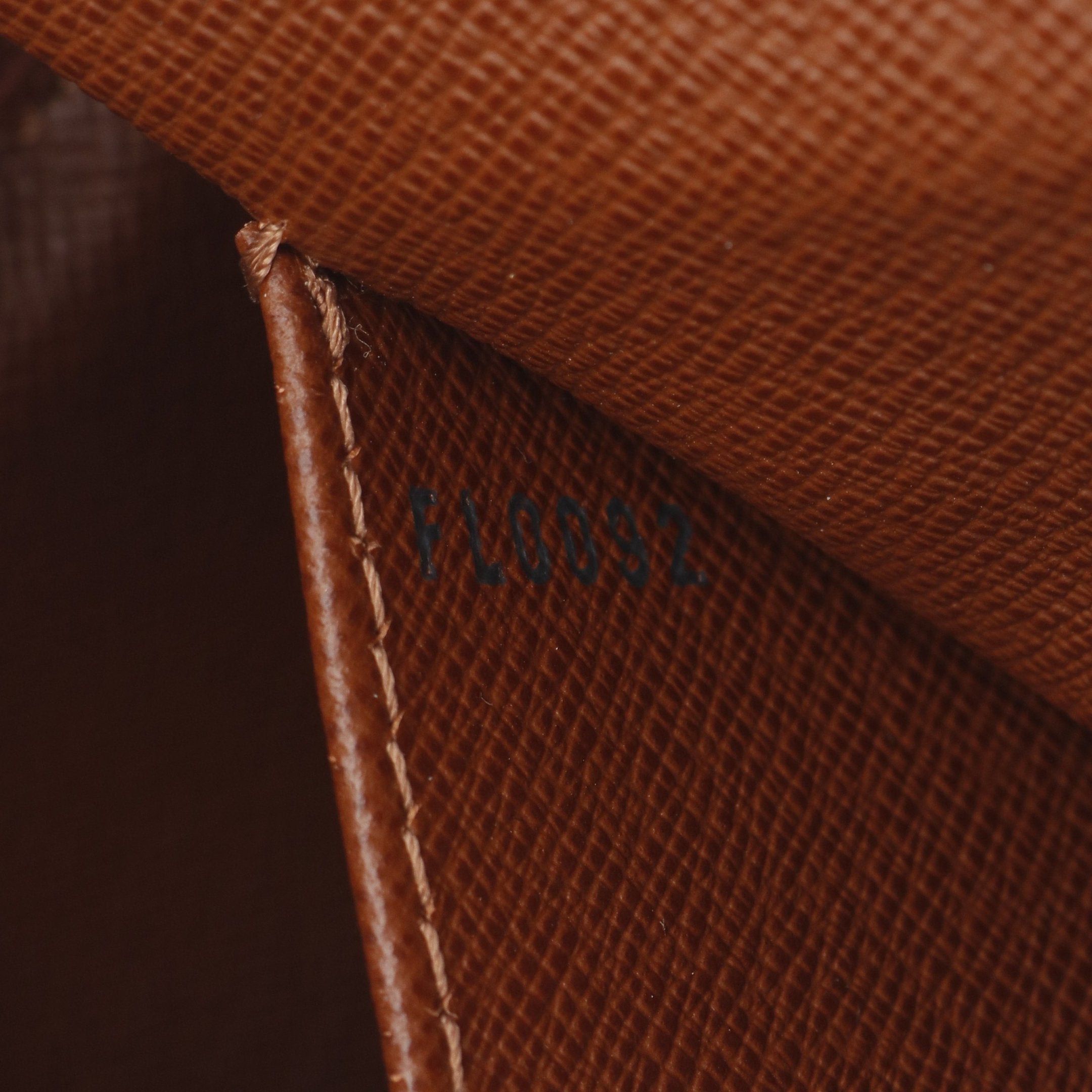 Louis Vuitton Louis Vuitton Cite Mm Monogram Shoulder Bag Leather Brown Size ONE SIZE - 5 Thumbnail