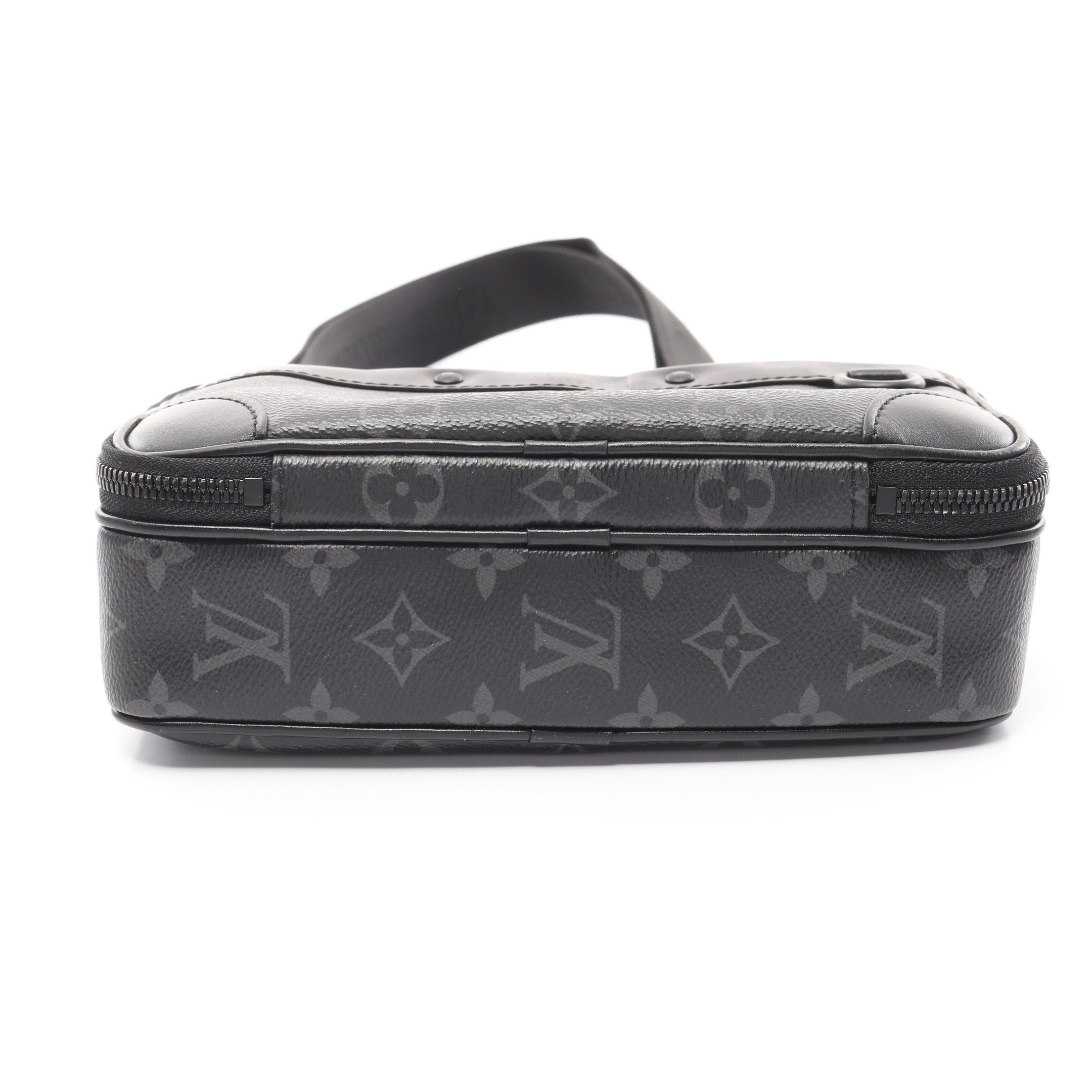 Louis Vuitton Louis Vuitton Alpha Messenger Monogram Eclipse Shoulder Bag Leather Black Size ONE SIZE - 9 Thumbnail