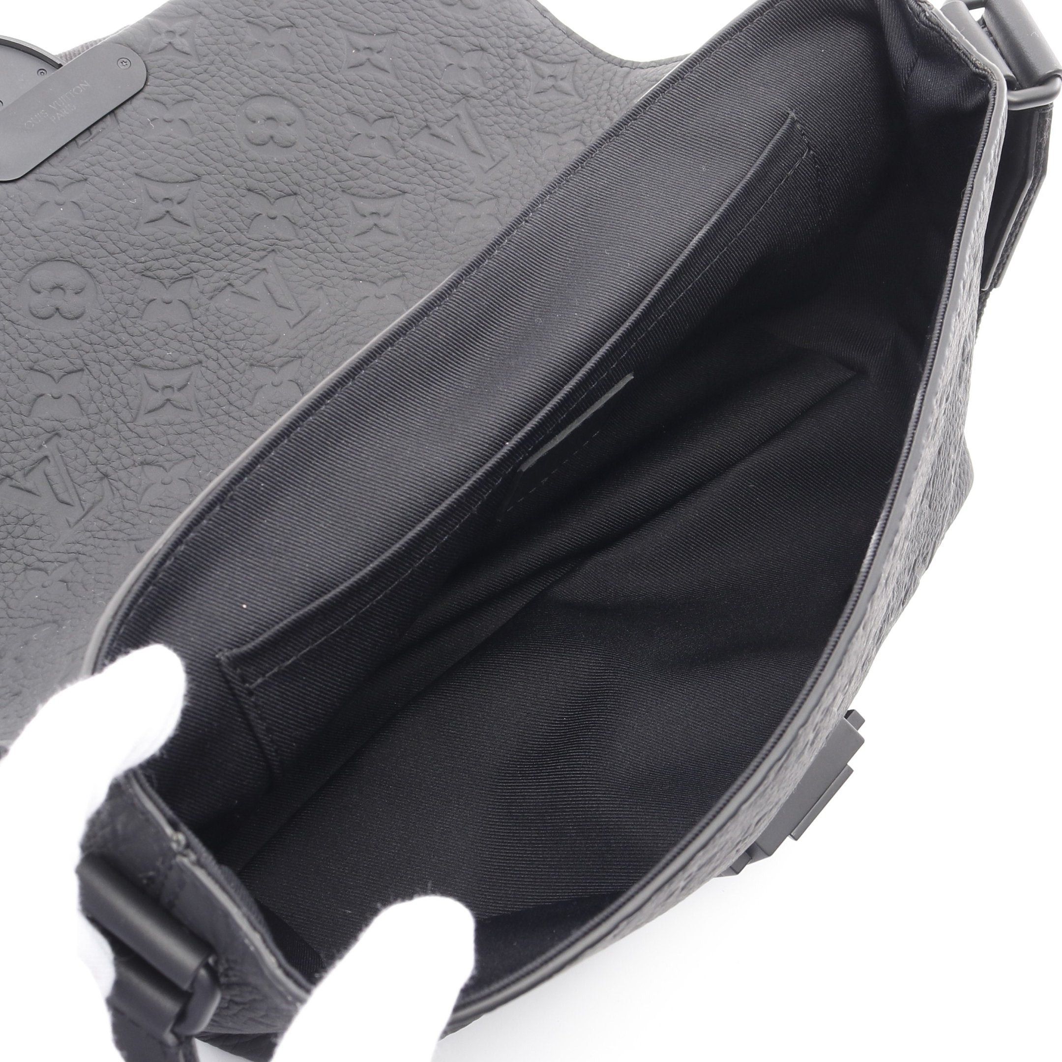 Louis Vuitton Louis Vuitton S-Cape Messenger Monogram Taurillon Shoulder Bag Leather Black Size ONE SIZE - 3 Thumbnail