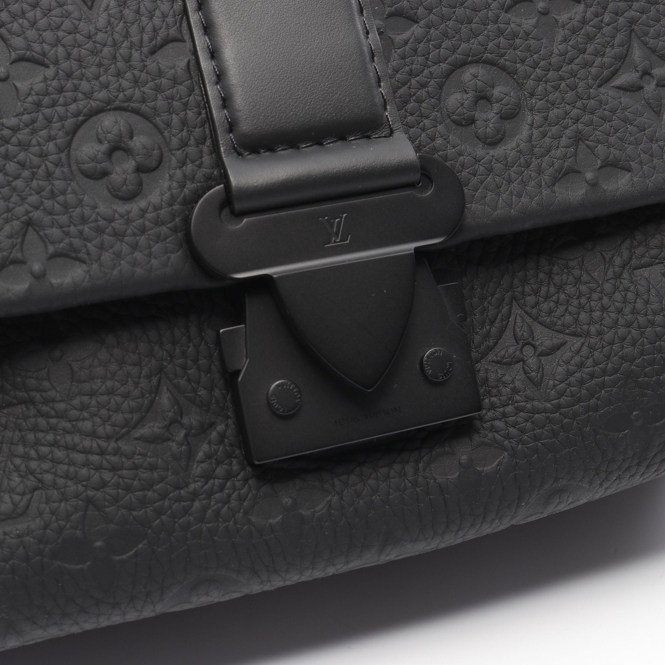 Louis Vuitton Louis Vuitton S-Cape Messenger Monogram Taurillon Shoulder Bag Leather Black Size ONE SIZE - 8 Thumbnail