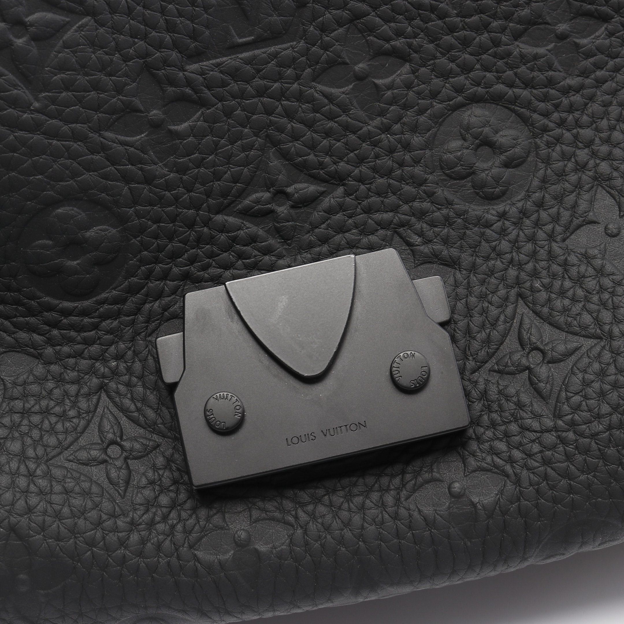 Louis Vuitton Louis Vuitton S-Cape Messenger Monogram Taurillon Shoulder Bag Leather Black Size ONE SIZE - 7 Thumbnail