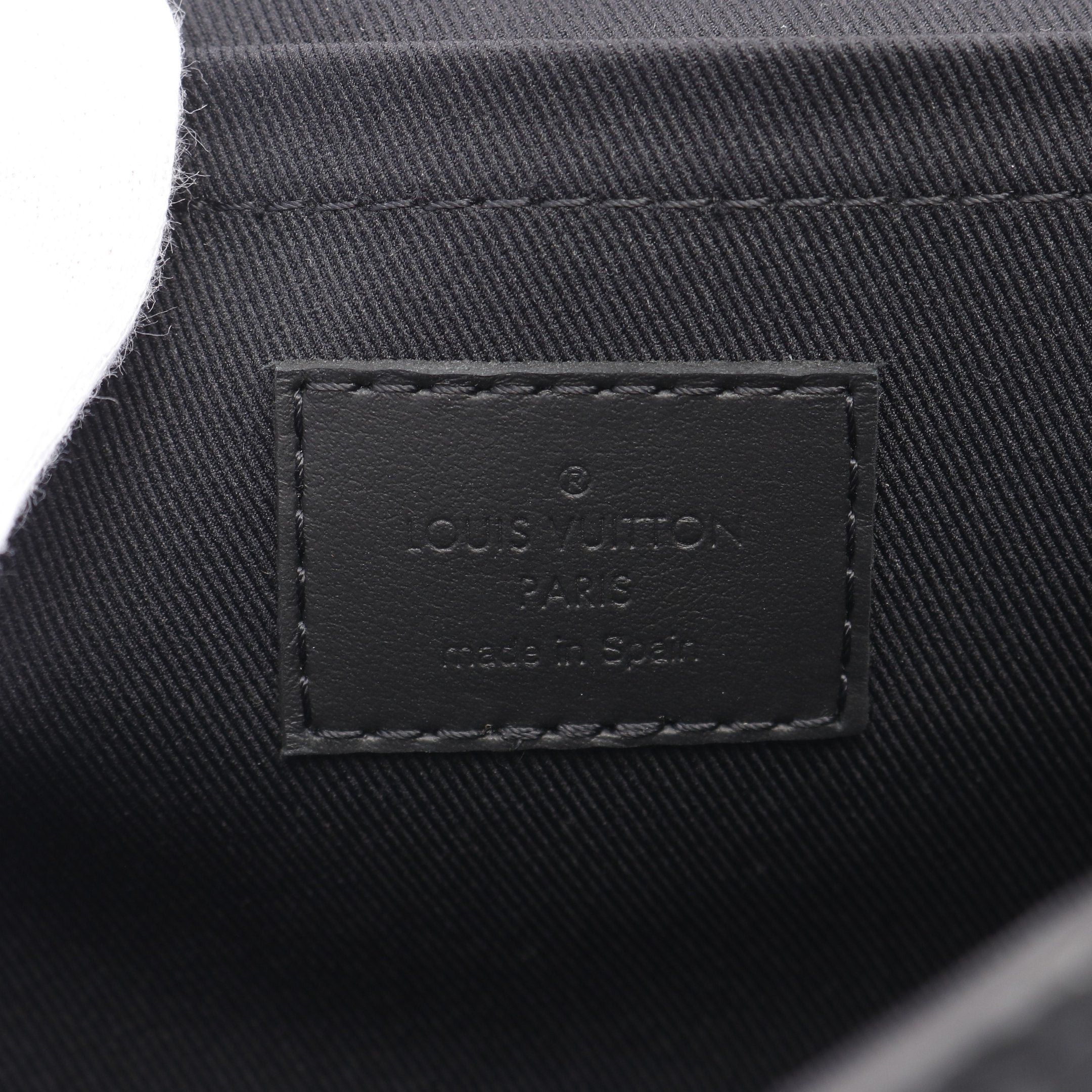 Louis Vuitton Louis Vuitton S-Cape Messenger Monogram Taurillon Shoulder Bag Leather Black Size ONE SIZE - 4 Thumbnail
