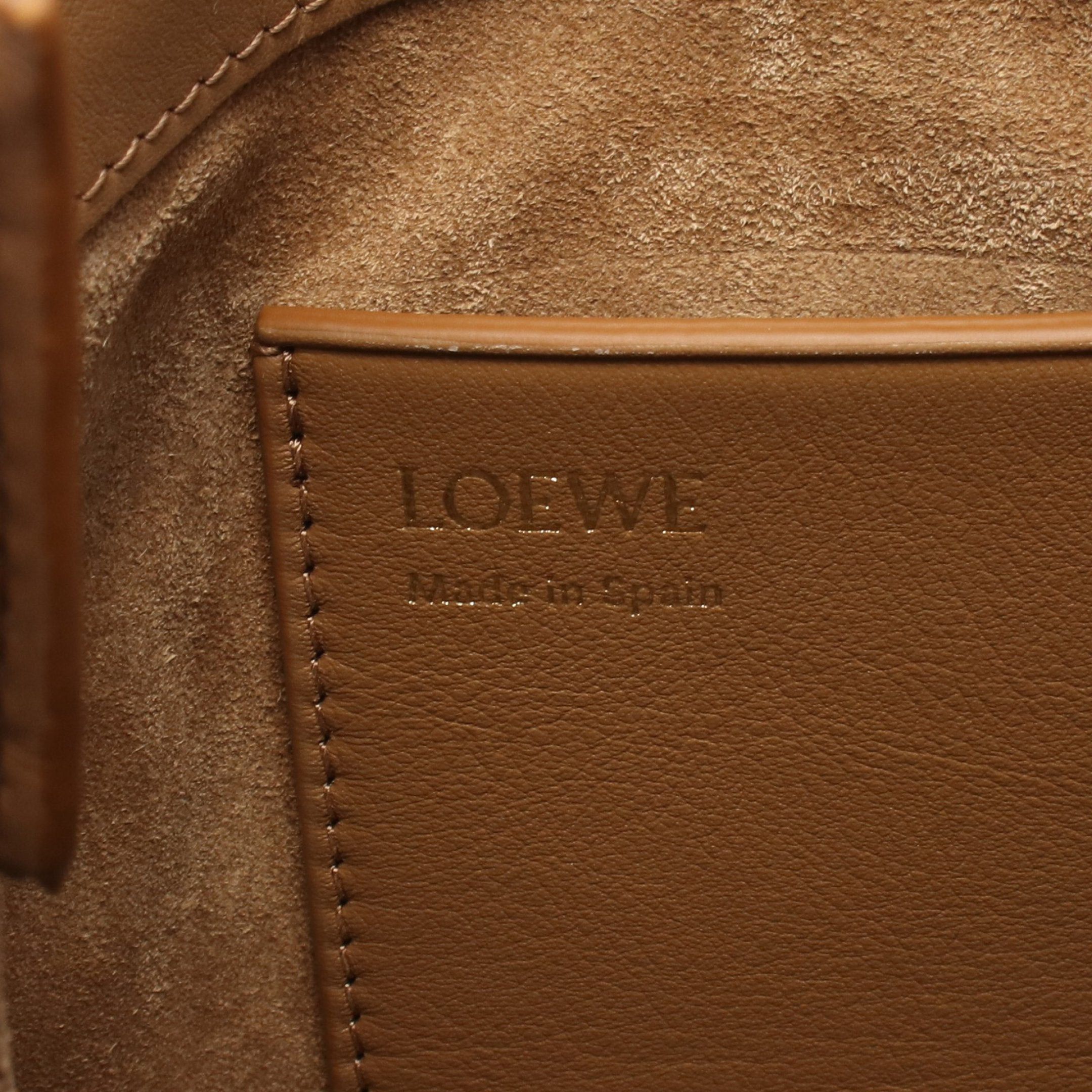 Loewe Loewe Pebble Pouch Shoulder Bag Leather Brown Size ONE SIZE - 4 Thumbnail