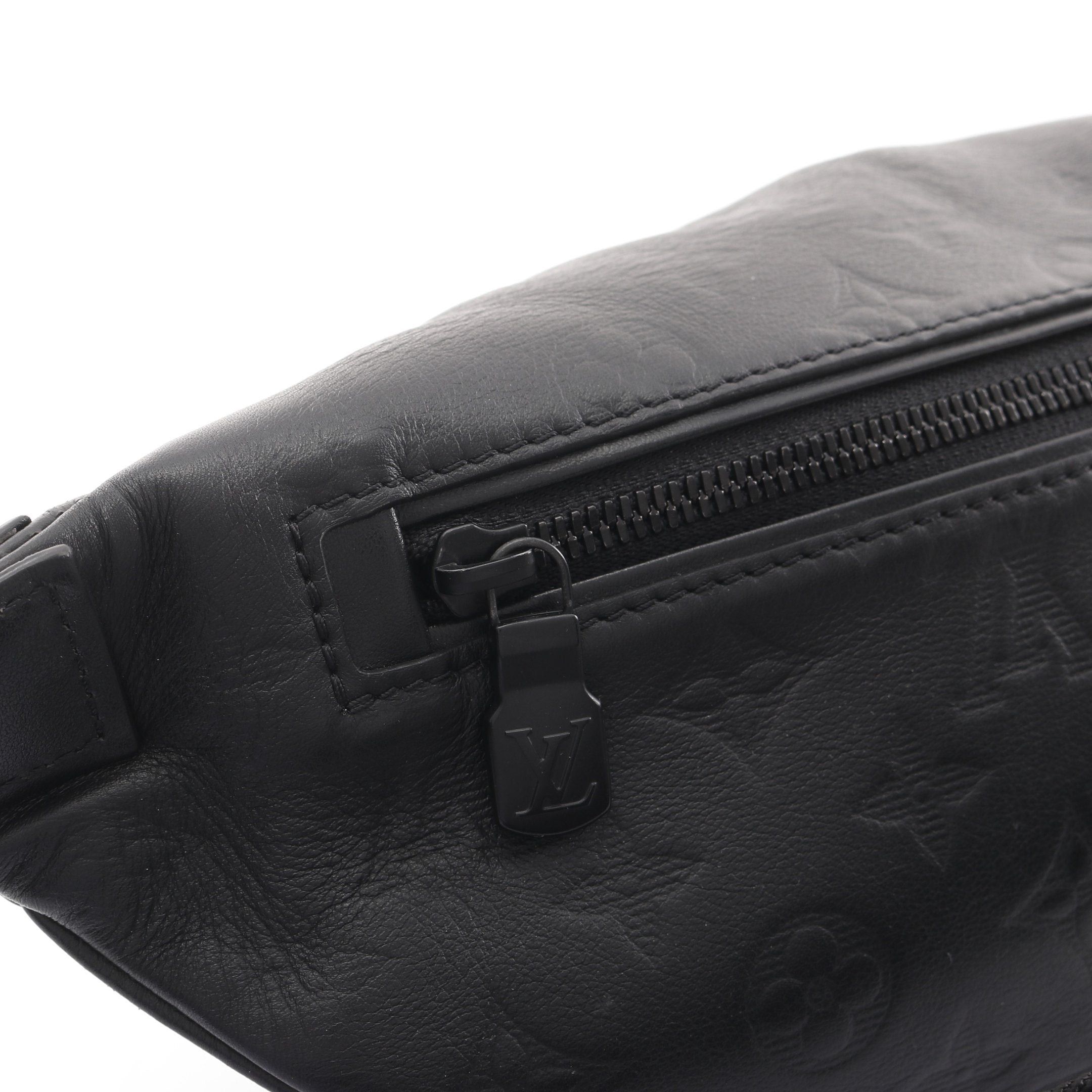 Louis Vuitton Louis Vuitton Discovery Bum Bag Monogram Shadow Body Waist Leather Black Size ONE SIZE - 7 Thumbnail