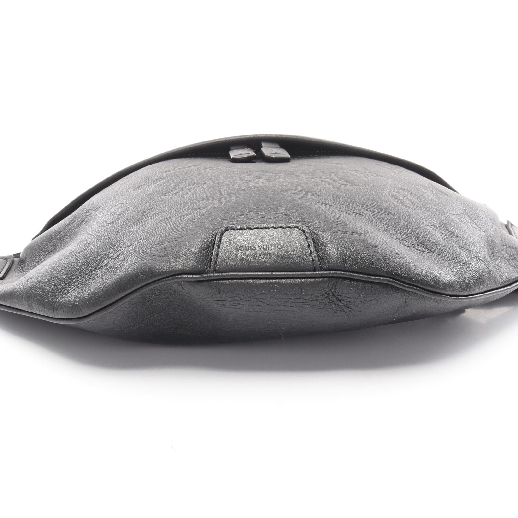 Louis Vuitton Louis Vuitton Discovery Bum Bag Monogram Shadow Body Waist Leather Black Size ONE SIZE - 9 Thumbnail