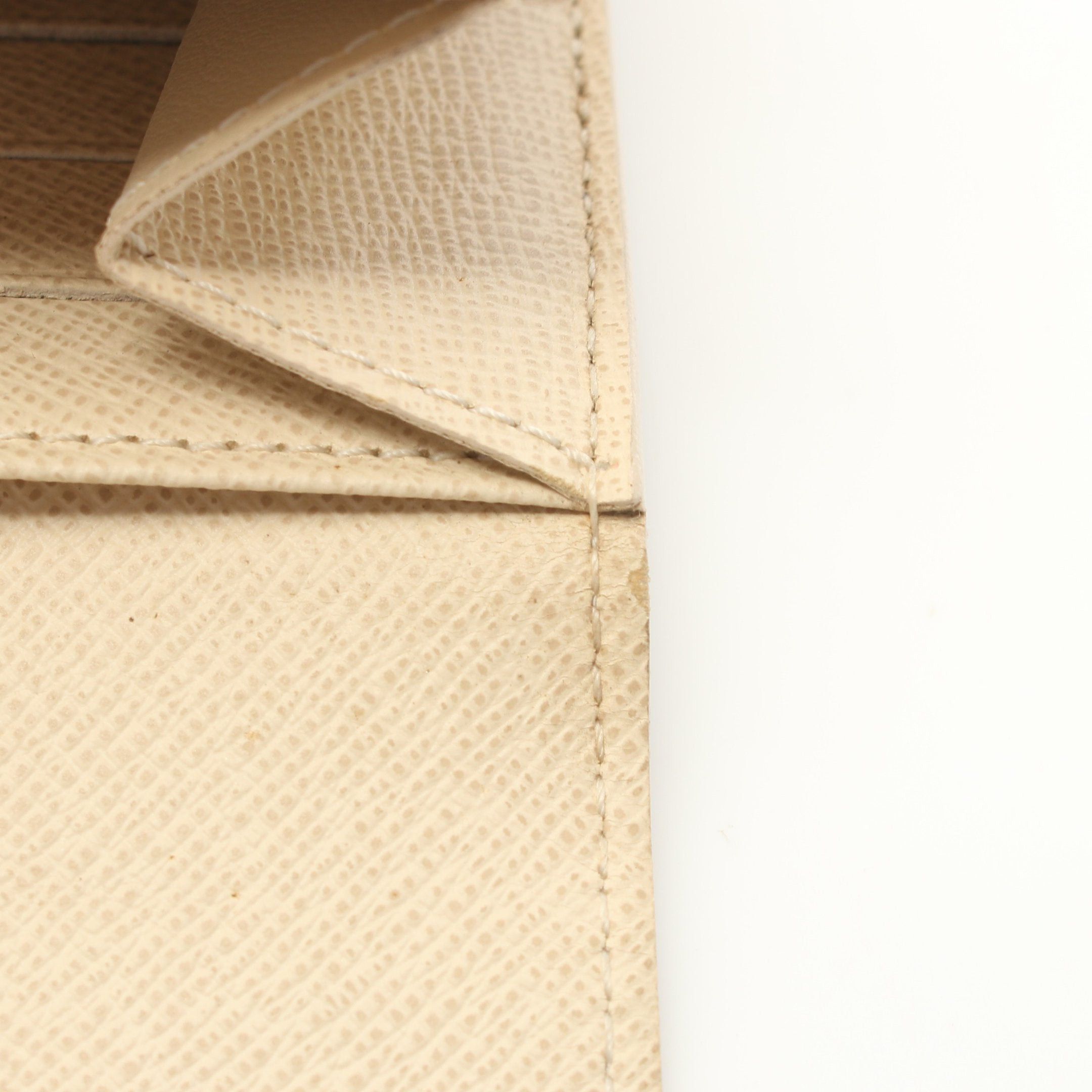 Louis Vuitton Louis Vuitton Portefeuil Sara Damier Azur Bi-Fold Long Wallet Leather White Size ONE SIZE - 9 Thumbnail