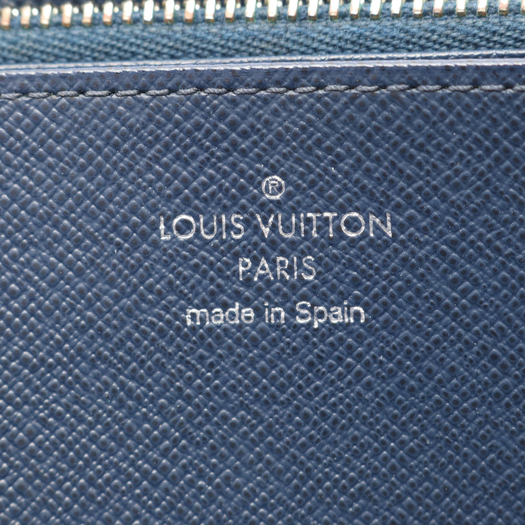 Louis Vuitton Louis Vuitton Zippy Wallet Epi Andigo Blue Round Zipper Long Leather Navy Size ONE SIZE - 4 Thumbnail