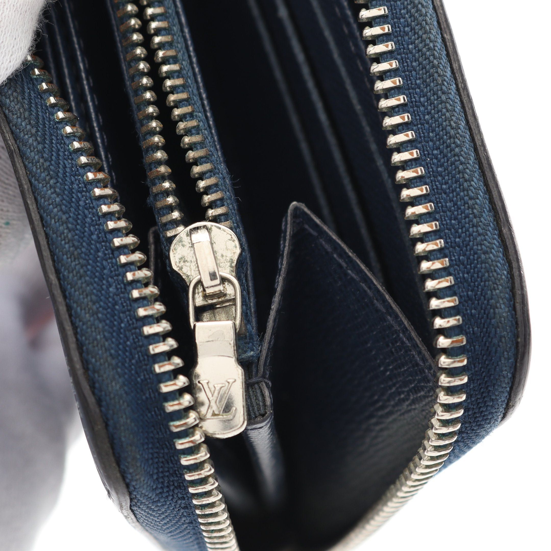 Louis Vuitton Louis Vuitton Zippy Wallet Epi Andigo Blue Round Zipper Long Leather Navy Size ONE SIZE - 10 Thumbnail