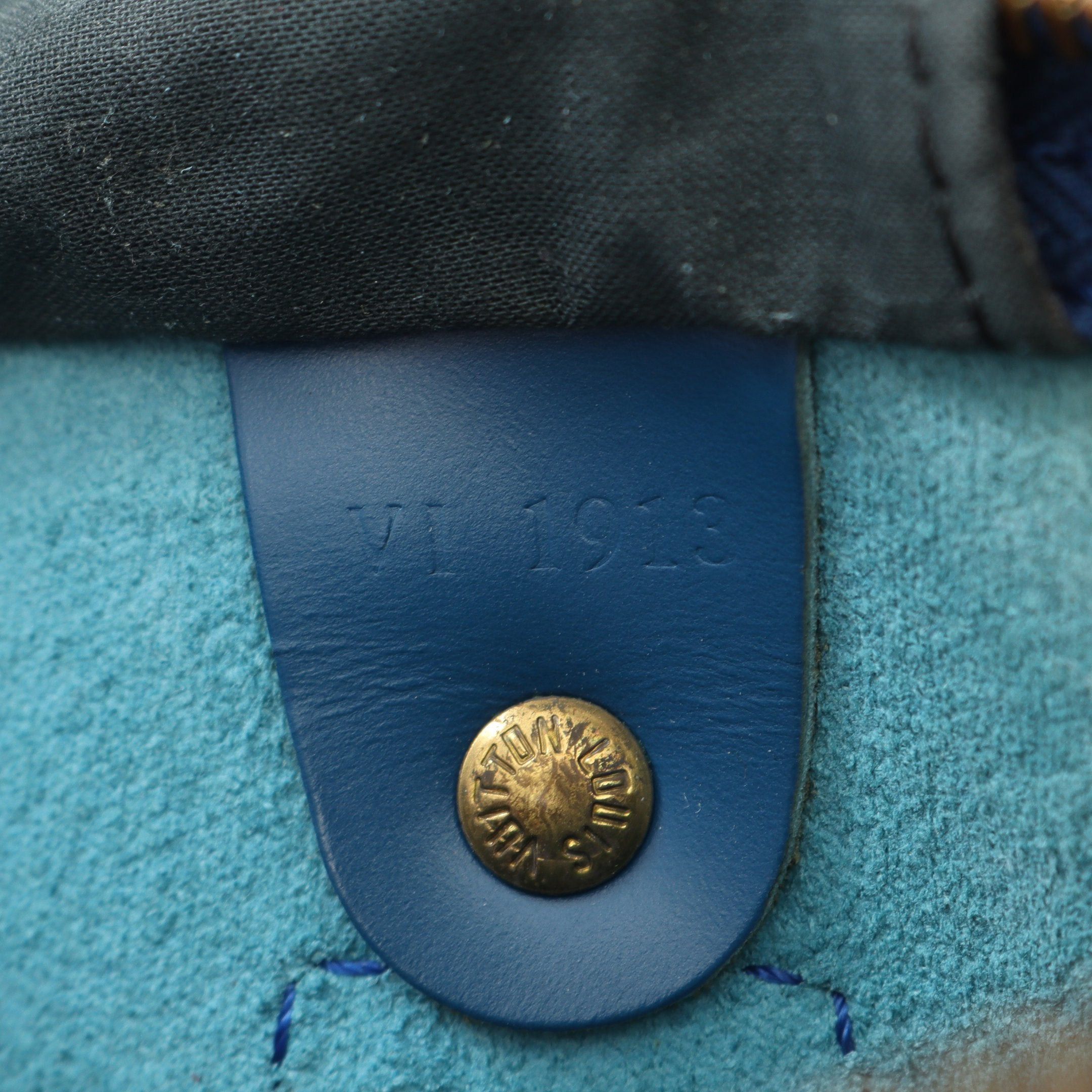 Louis Vuitton Louis Vuitton Speedy 35 Epi Toledo Blue Handbag Leather Size ONE SIZE - 5 Thumbnail