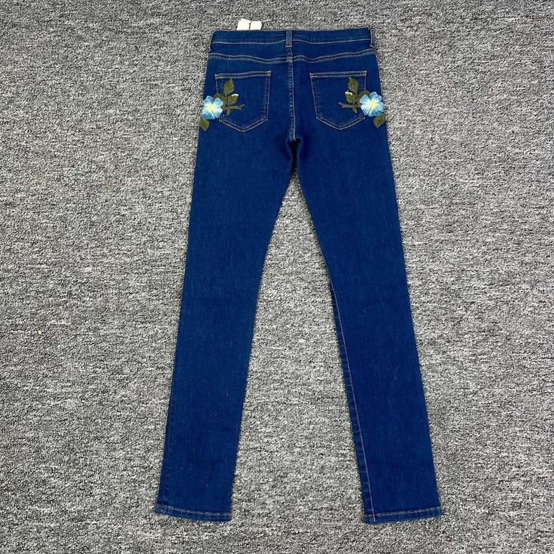 Gucci Gucci Floral Embroidered Denim Pants Size 26 Size 26" / US 2 / IT 38 - 2 Thumbnail