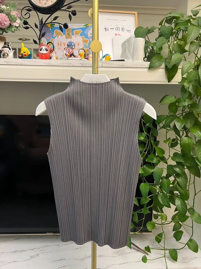 Issey Miyake Pleats Please High Neck Sleeveless Top Size L / US 10 / IT 46 - 3 Thumbnail