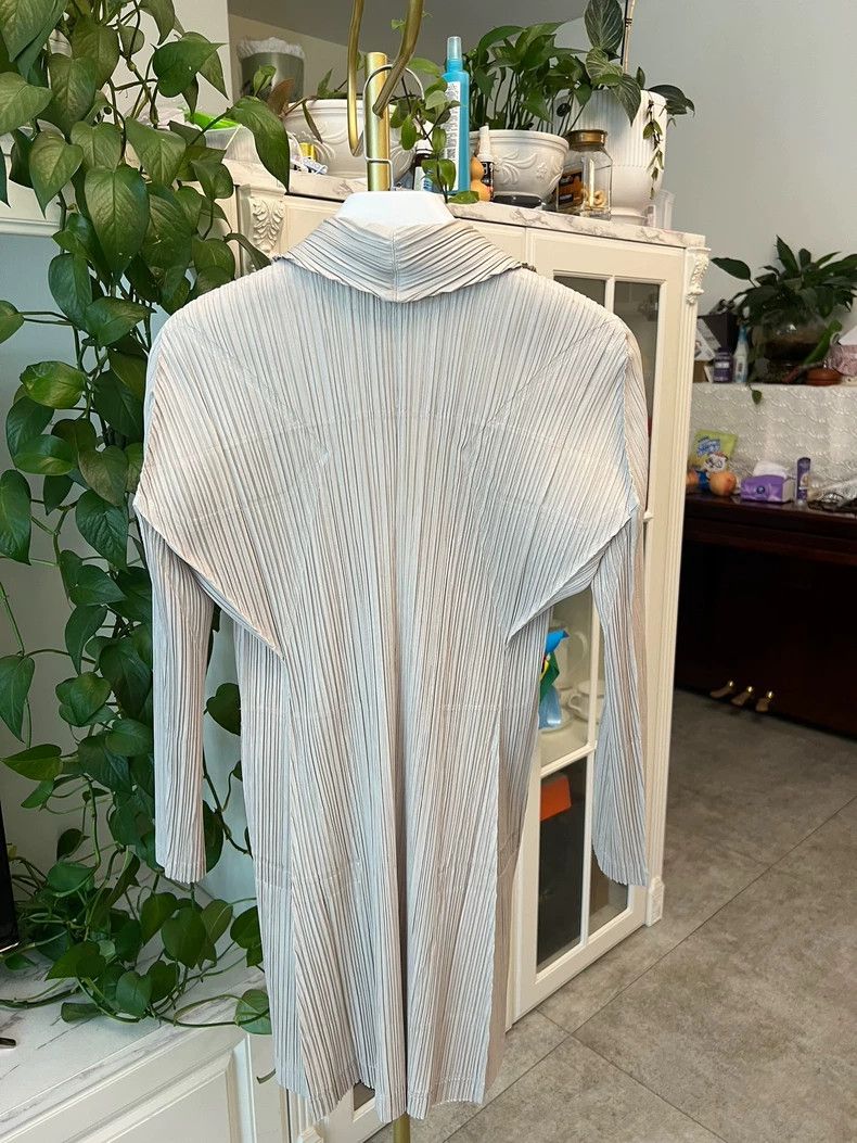 Issey Miyake Issey Miyake Pleated Suit Jacket in Champagne Beige Size M / US 6-8 / IT 42-44 - 5 Thumbnail
