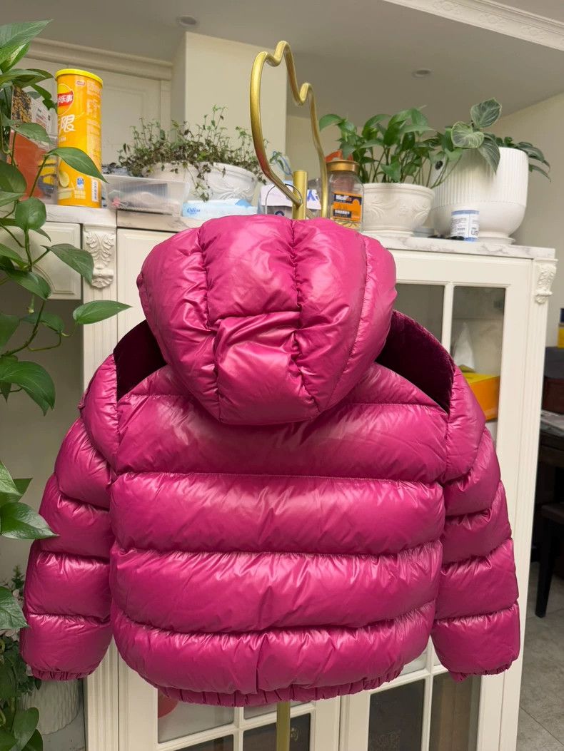 Moncler Pink Velvet Puffer Jacket for Women Size M / US 6-8 / IT 42-44 - 7 Thumbnail
