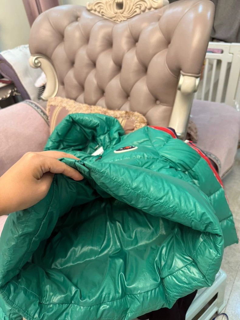 Moncler Green Moncler Down Jacket for Kids Size L / US 10 / IT 46 - 6 Thumbnail