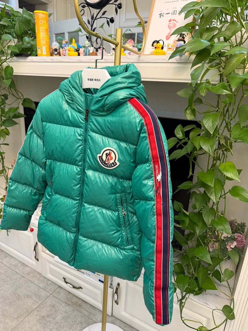 Moncler Green Moncler Down Jacket for Kids Size L / US 10 / IT 46 - 2 Thumbnail