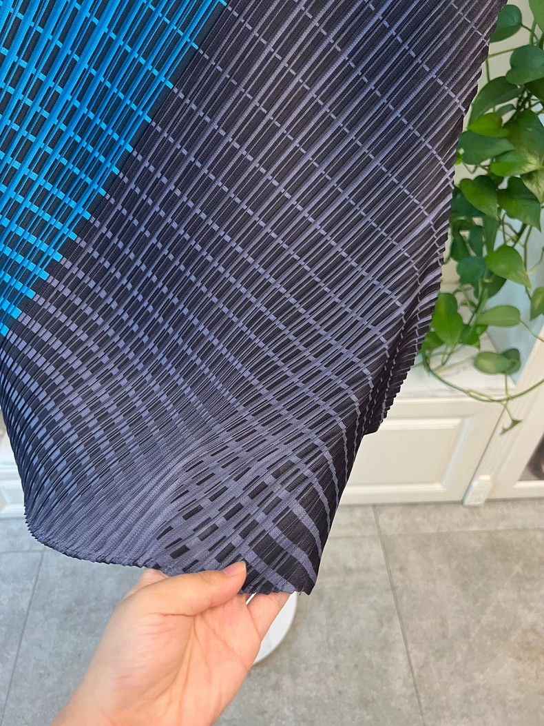 Issey Miyake Blue and Black Short Sleeve Top Size S / US 4 / IT 40 - 3 Thumbnail