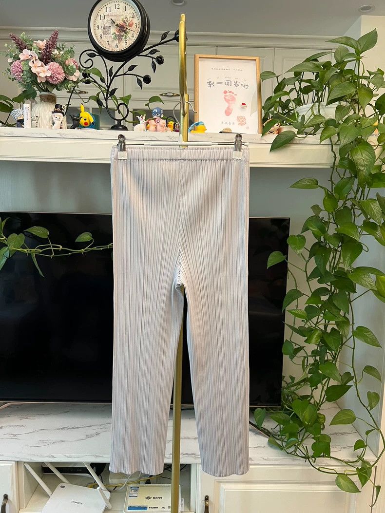 Issey Miyake Issey Miyake Gray Cropped Pants Size 3 Size 23" - 4 Thumbnail