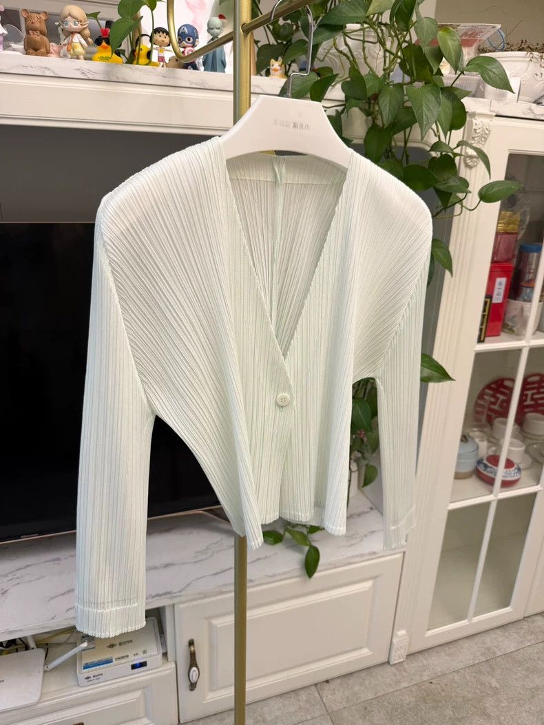 Issey Miyake Issey Miyake Cardigan with Button Closure Size M / US 6-8 / IT 42-44 - 2 Thumbnail