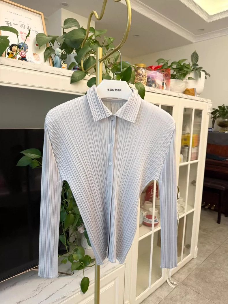 Issey Miyake Classic Light Gray Blouse by Issey Miyake Size M / US 6-8 / IT 42-44 - 2 Thumbnail
