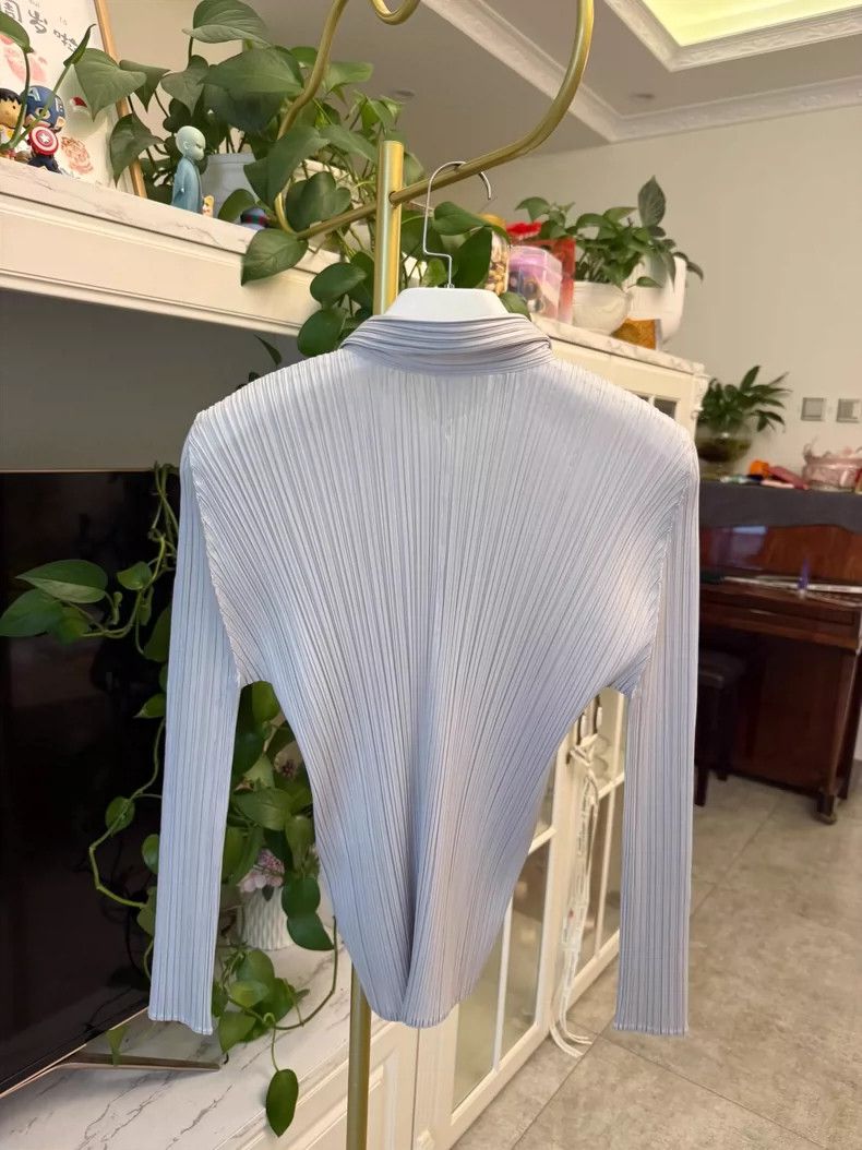 Issey Miyake Classic Light Gray Blouse by Issey Miyake Size M / US 6-8 / IT 42-44 - 6 Thumbnail