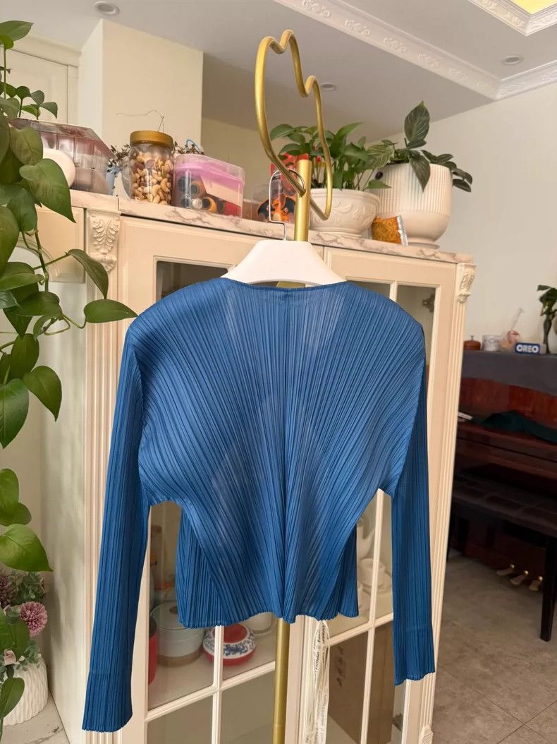 Issey Miyake Stylish Blue Pleated Cardigan by Issey Miyake Size M / US 6-8 / IT 42-44 - 5 Thumbnail