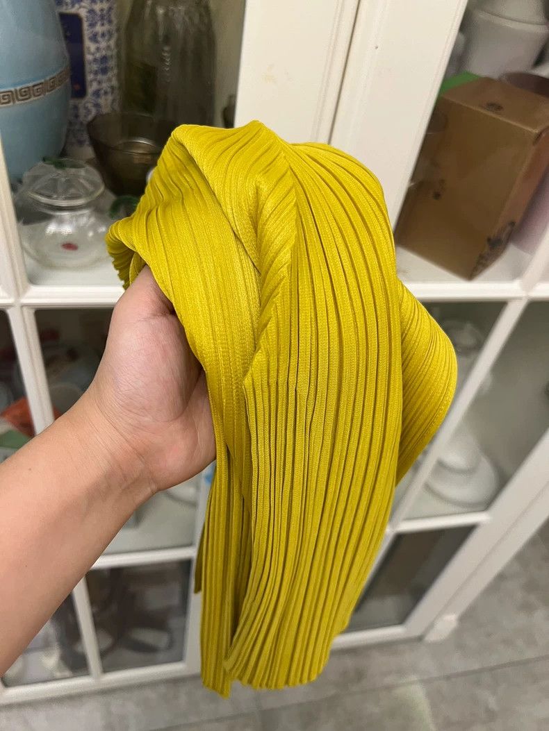 Issey Miyake Yellow Pleated Cardigan Jacket for Fall Size M / US 6-8 / IT 42-44 - 7 Thumbnail