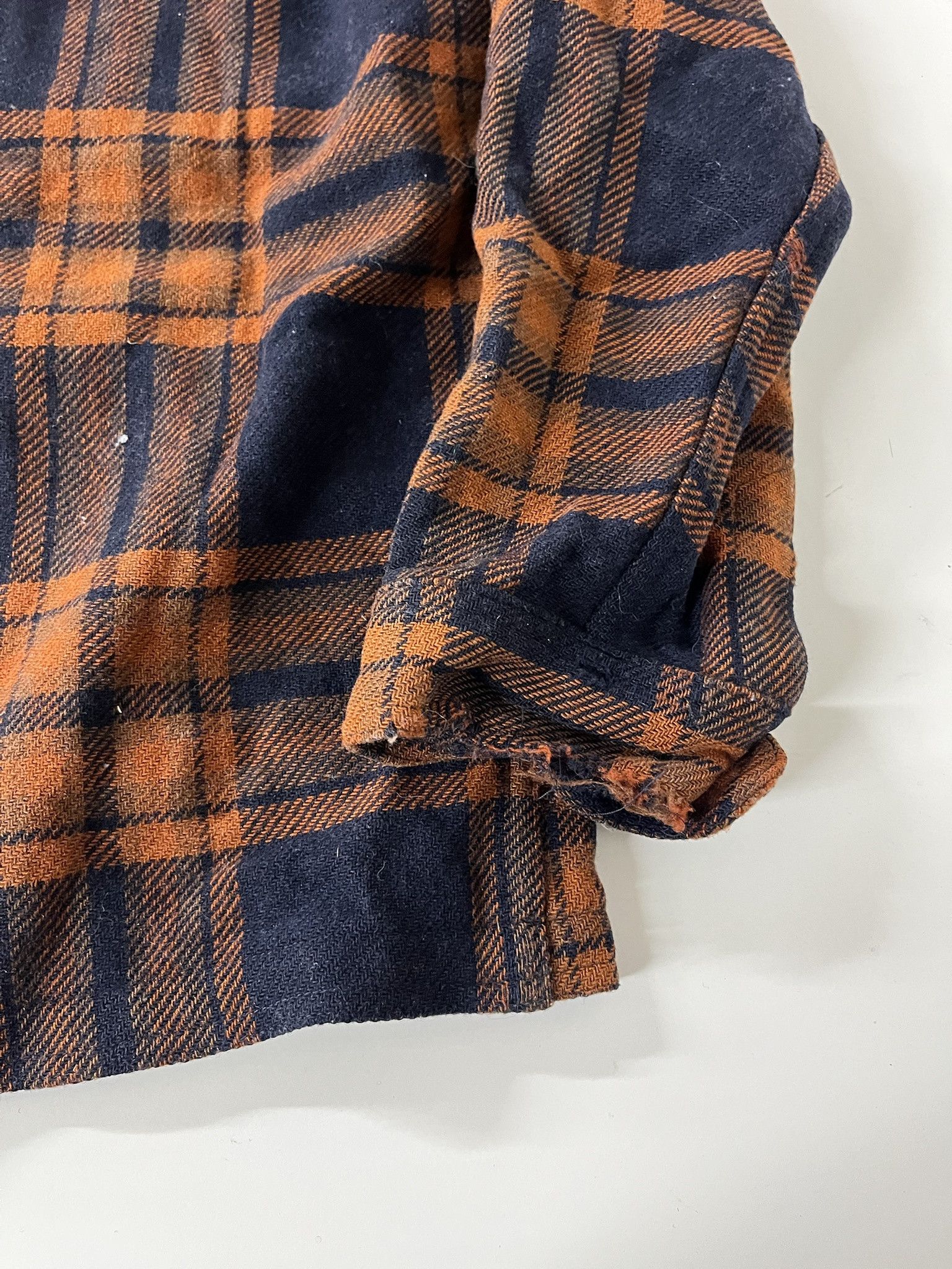 Flannel × Pendleton × Woolrich Woolen Mills Vintage 90s Pendleton Thick Navy Orange Plaid Flannel Shirt Size M Size US M / EU 48-50 / 2 - 7 Thumbnail