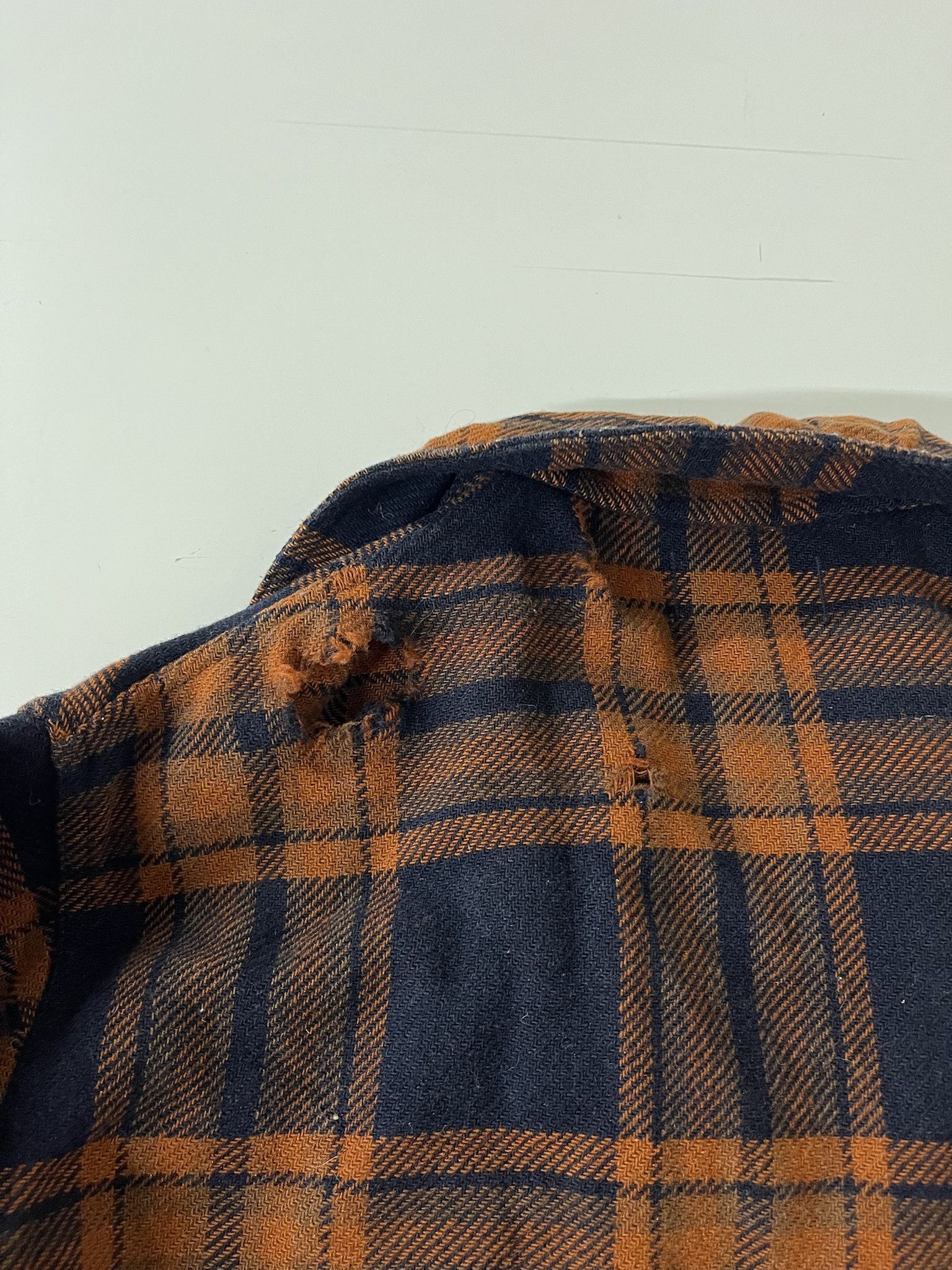 Flannel × Pendleton × Woolrich Woolen Mills Vintage 90s Pendleton Thick Navy Orange Plaid Flannel Shirt Size M Size US M / EU 48-50 / 2 - 8 Thumbnail
